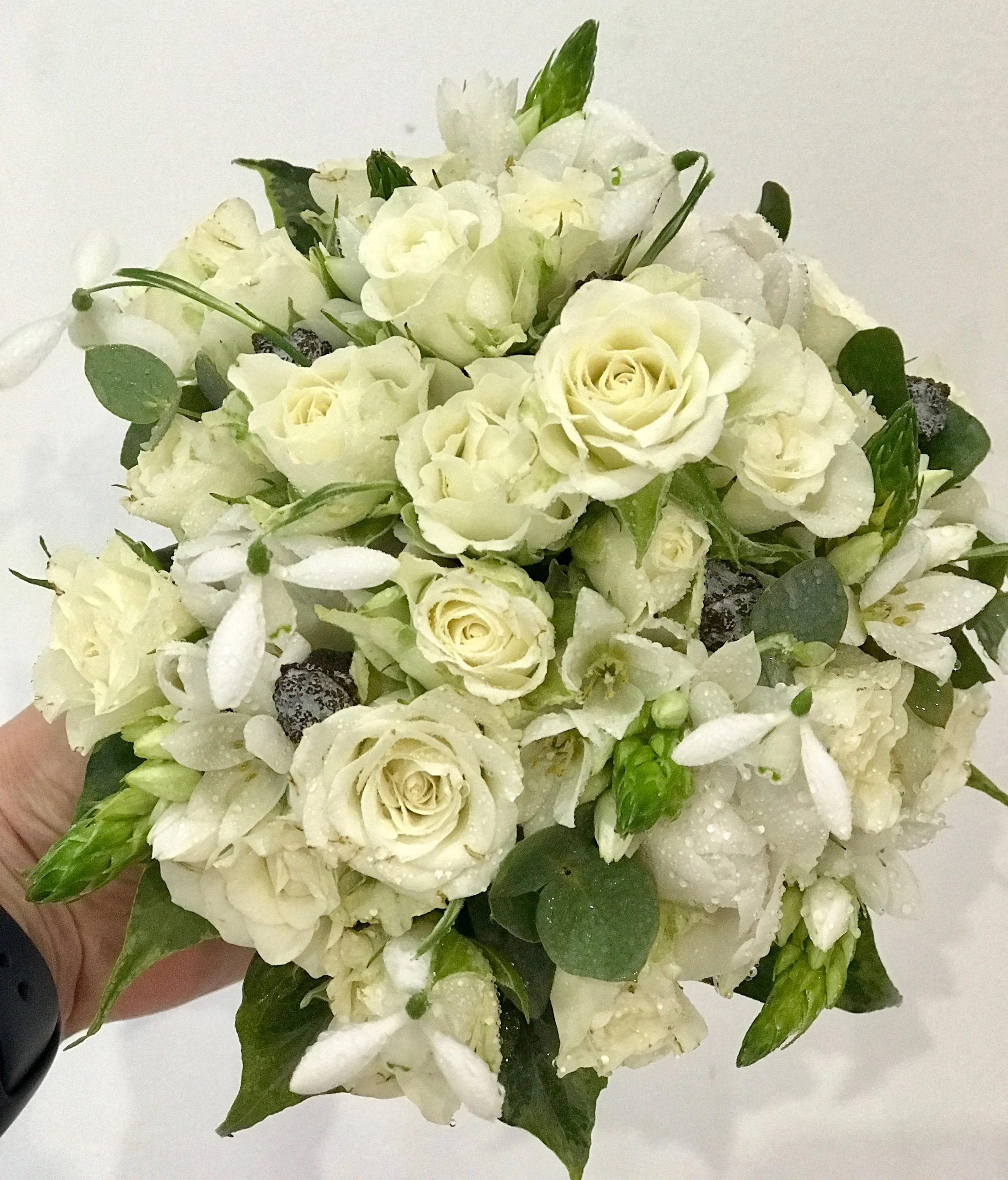 Wired posy - colours and materials will vary depending on the availability at the time of ordering.