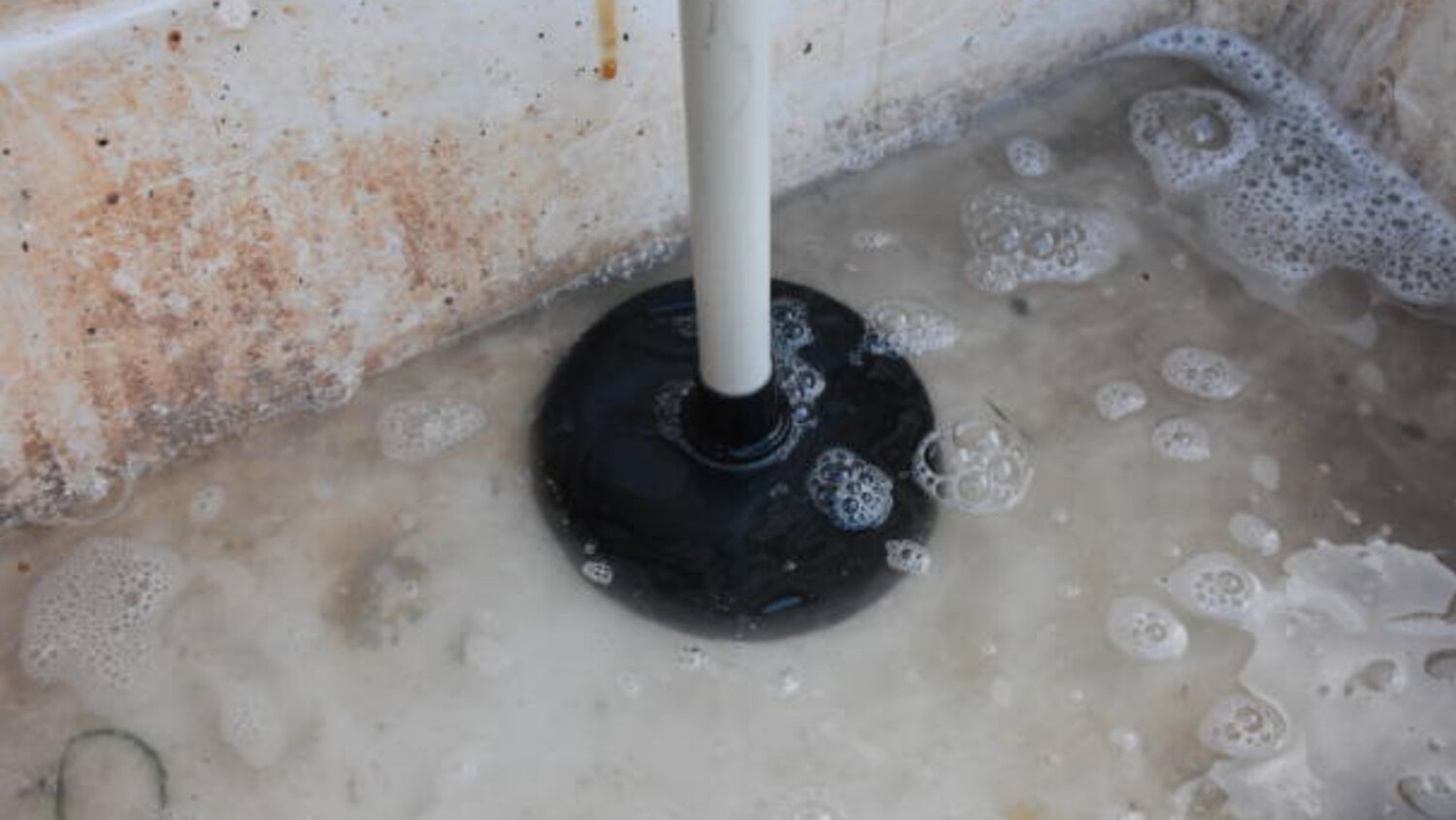 What a Drain Plunger Is and How to Use It