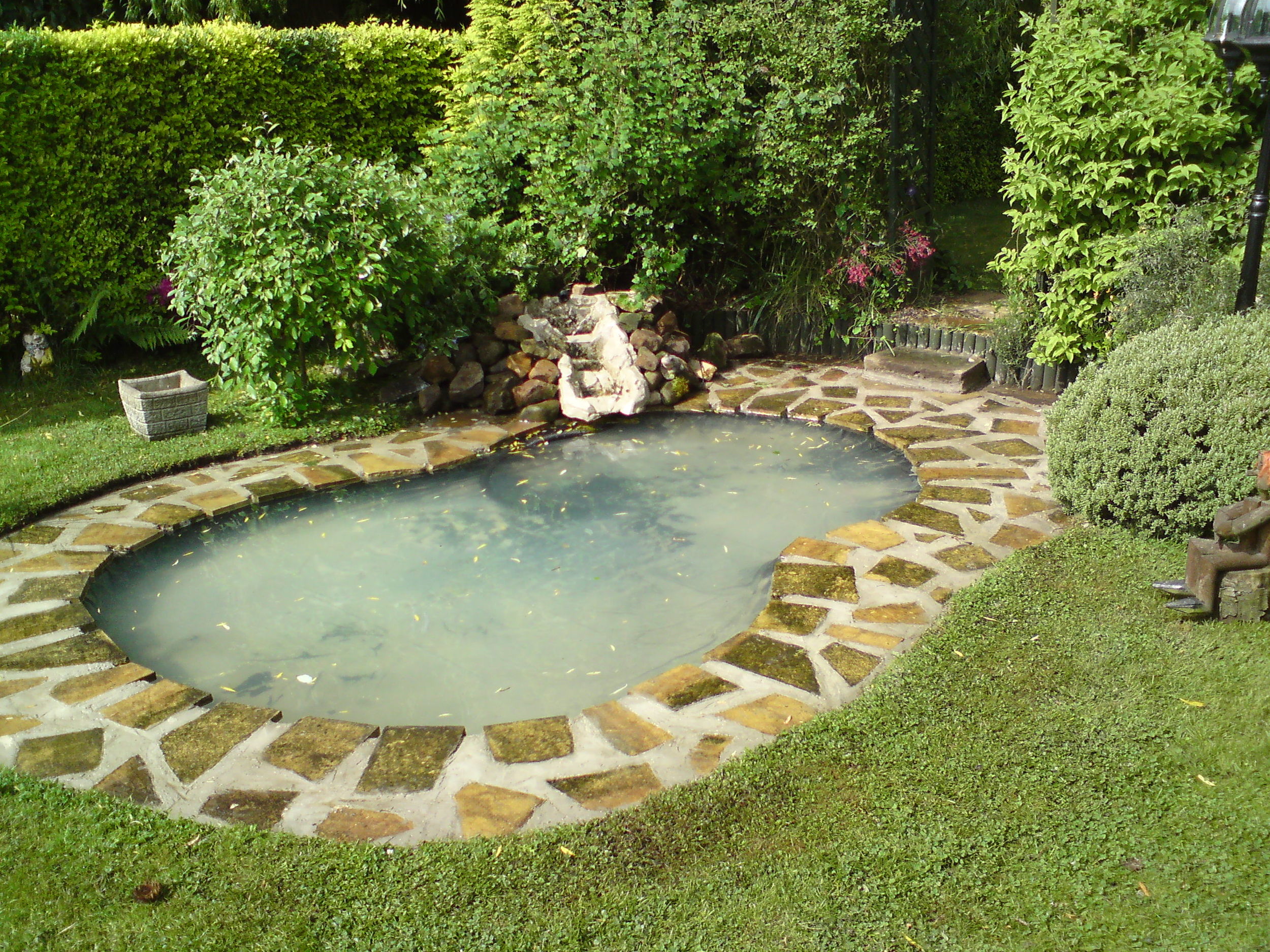 chris rivers ponds and water features design york 1.JPG