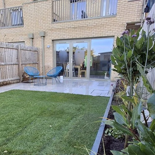 Minimalist porcelain garden to tailor to the clients busy lifestyle.