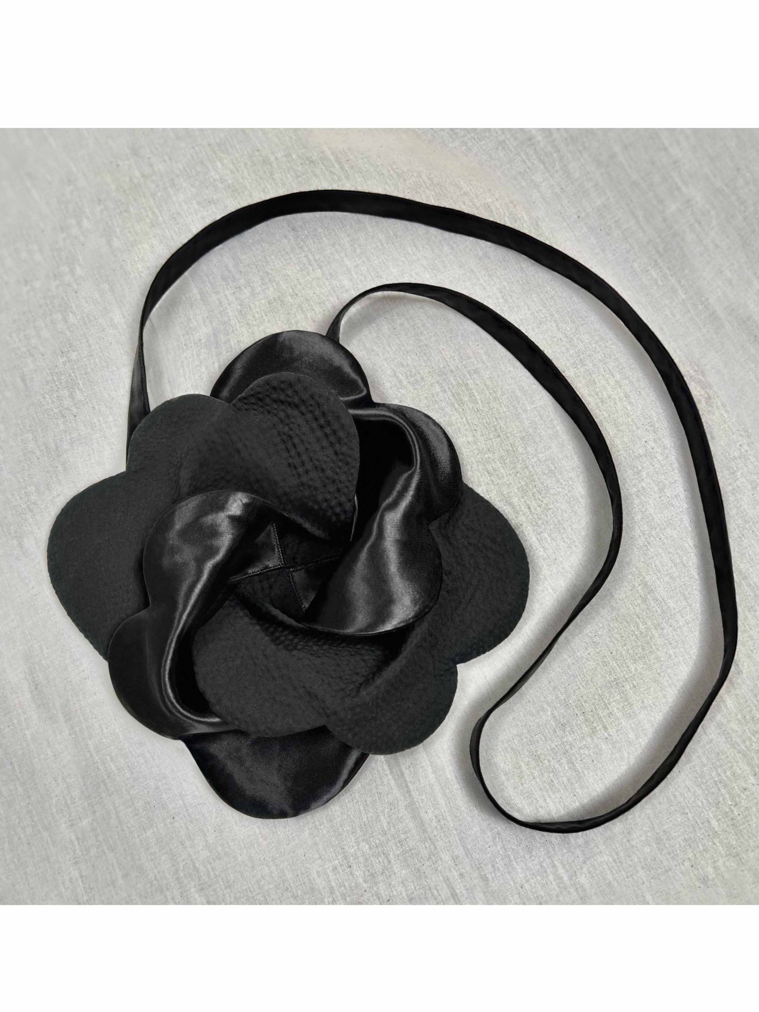 Flowertwist Mini Bag (Black)_p.jpg