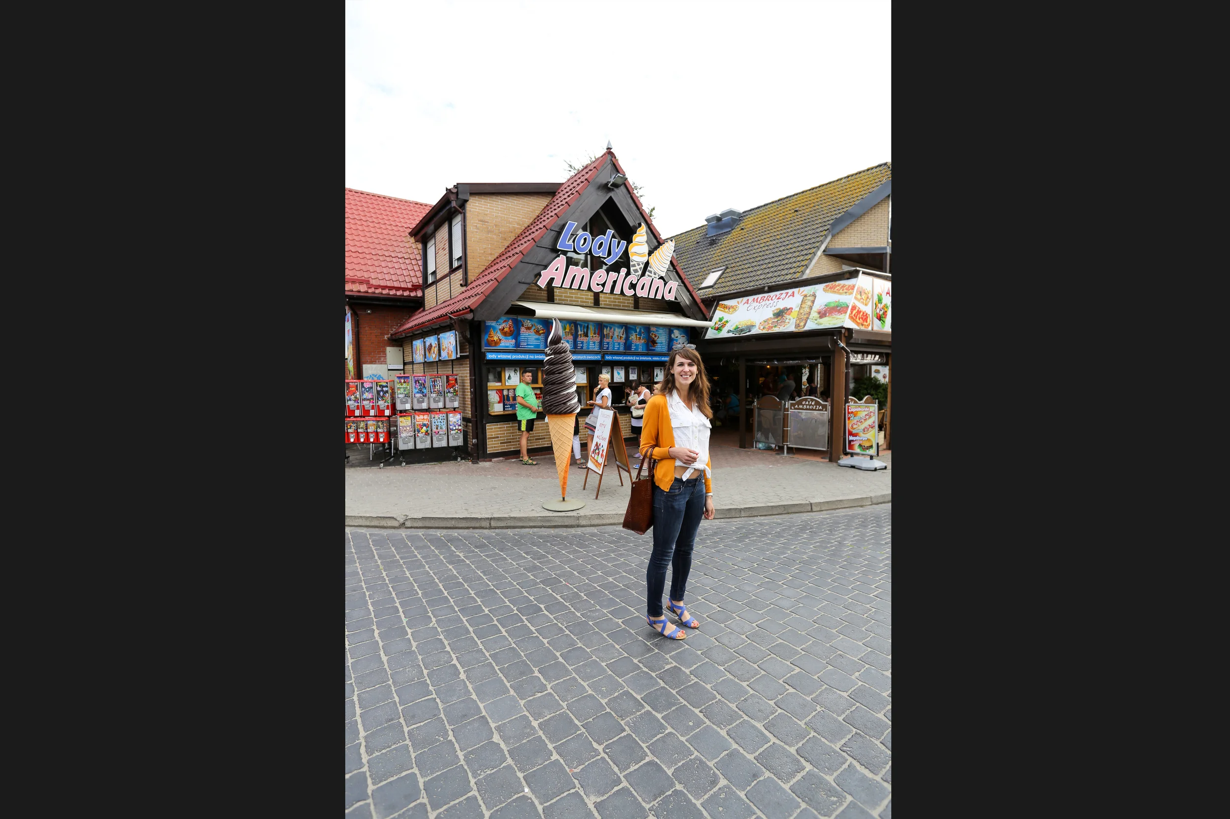  Lody (ice cream)&nbsp;in Darłowo. Evidence of the historic Polish fascination with all things American. 