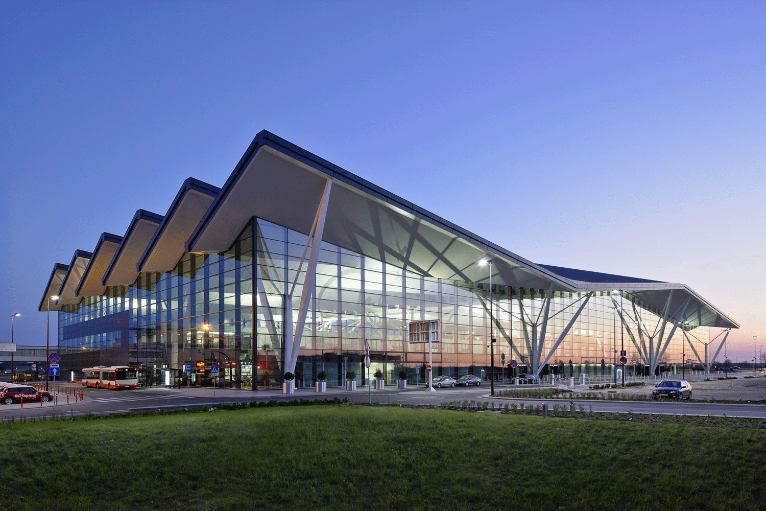 LQTerminal-2-Airport-in-Gdansk-Budimex-Ferrovial.png