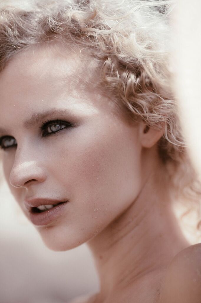 Jully Smirnova photographed by Samantha Feyen on location in Honolulu, Hawai'i.