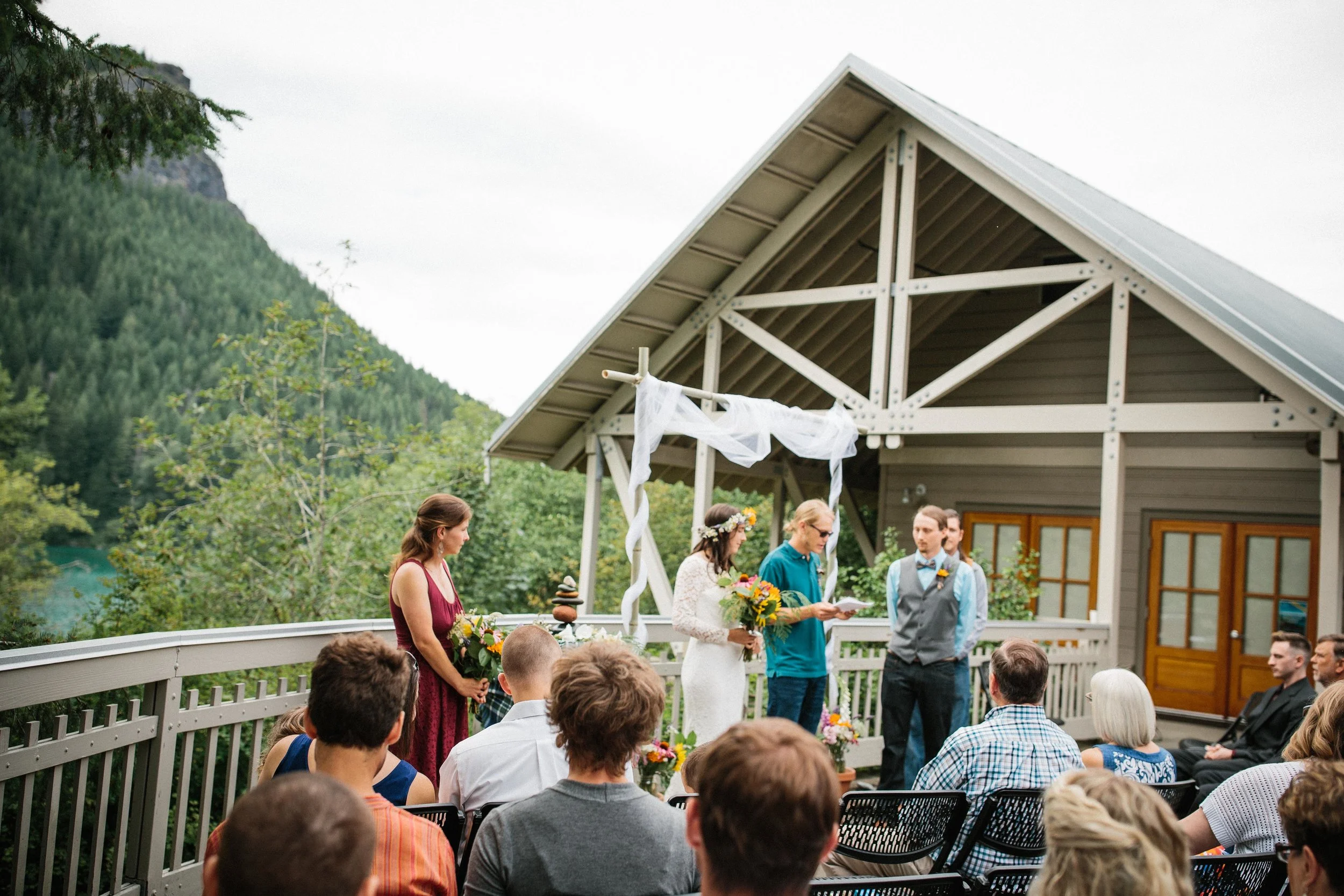Lindsey&Austin-SneakPeek-BLOG-49.jpg