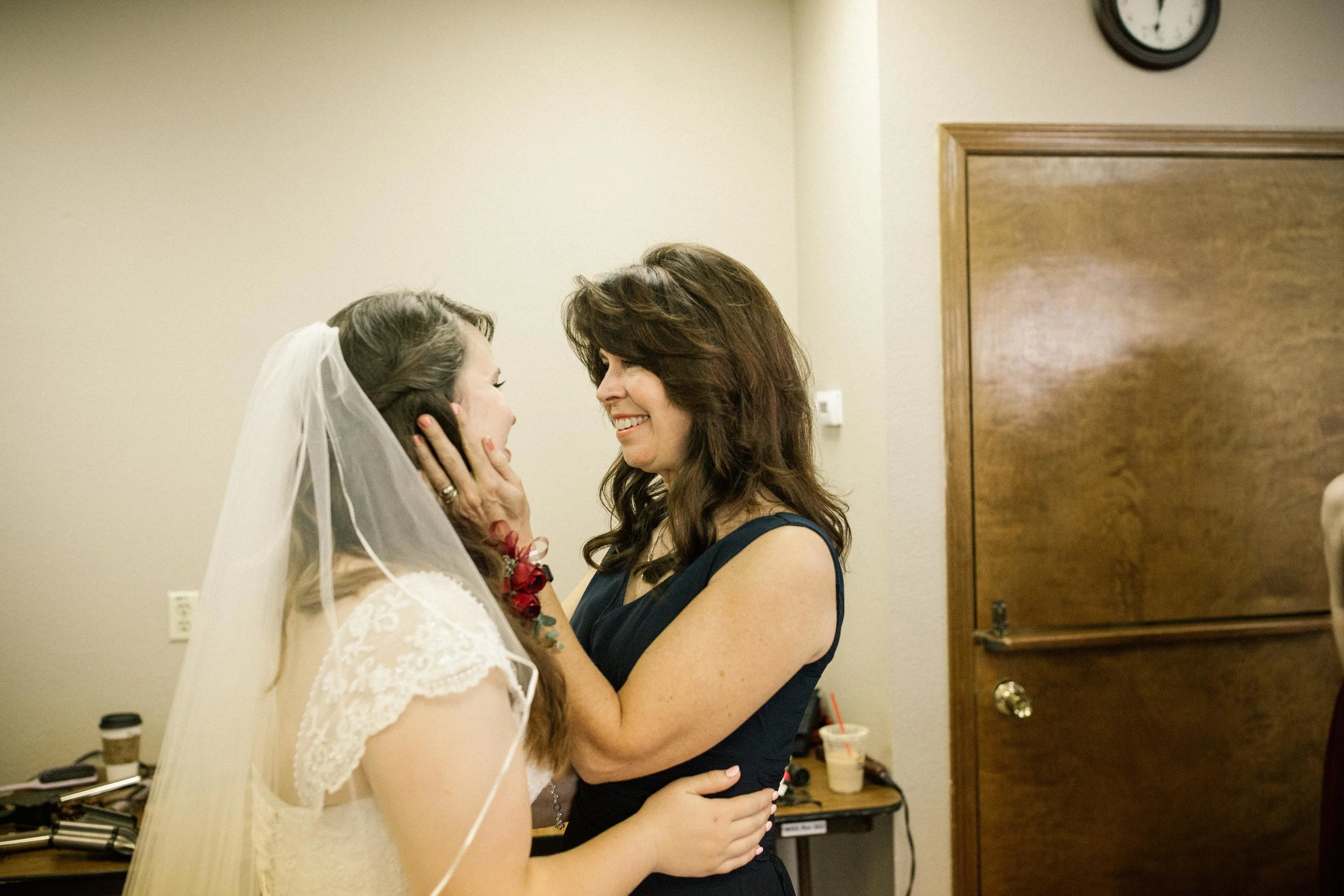 Brooke&Andrew-SneakPeek-BLOG-126.jpg