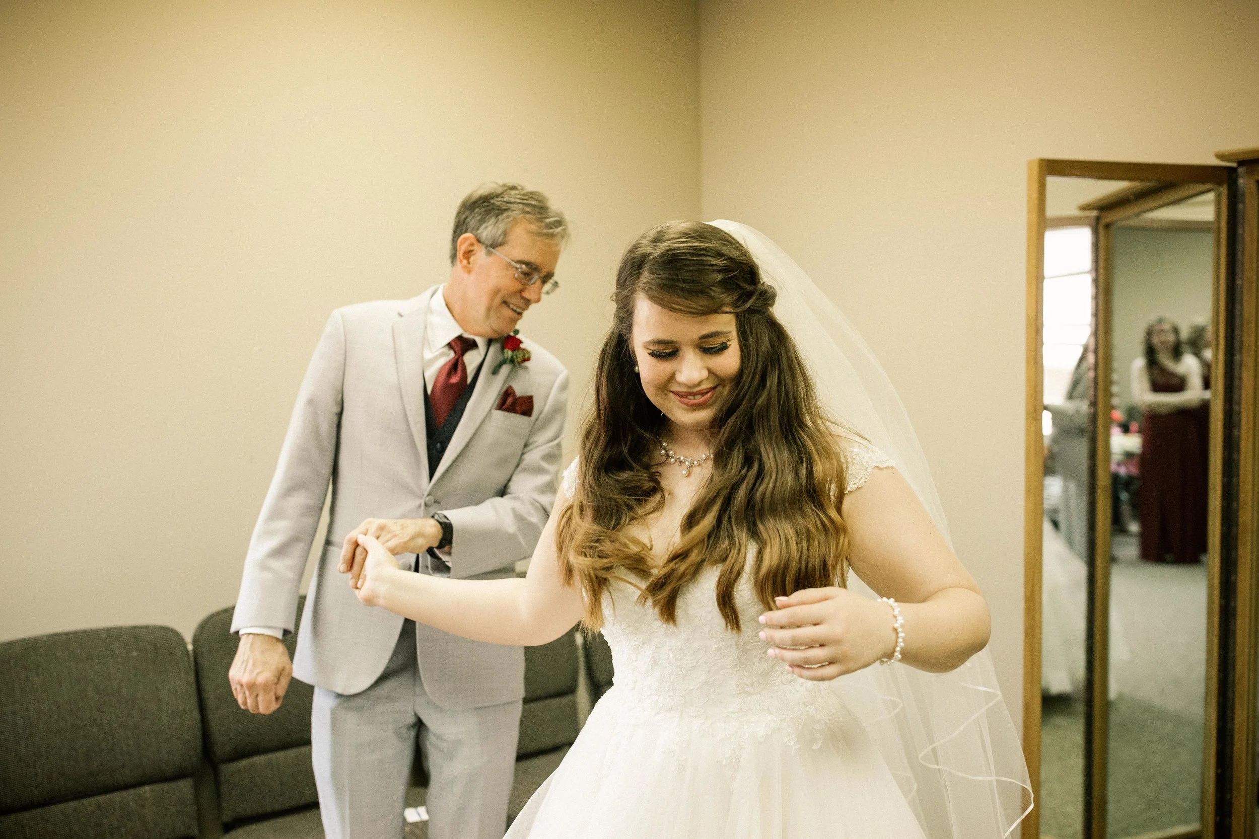 Brooke&Andrew-SneakPeek-BLOG-133.jpg