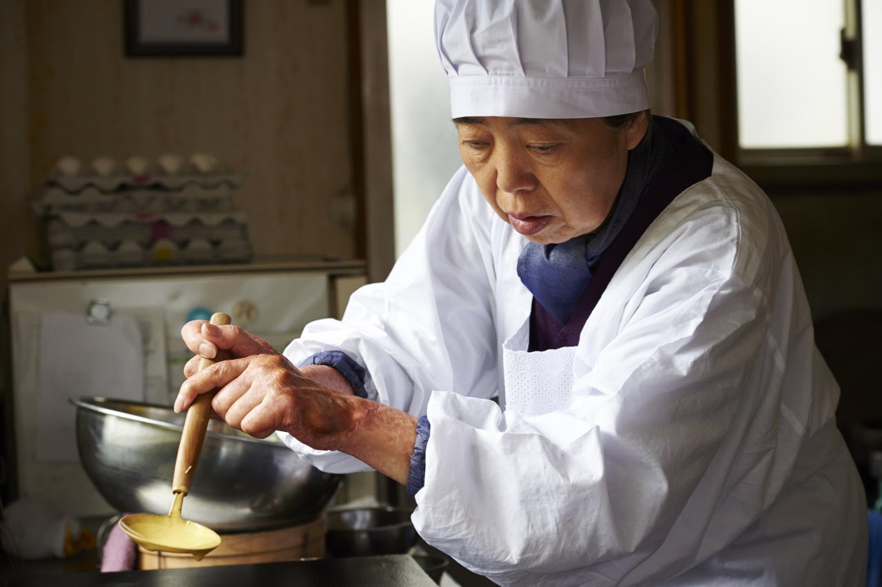Fotograma de "Una pastelería en Tokio"