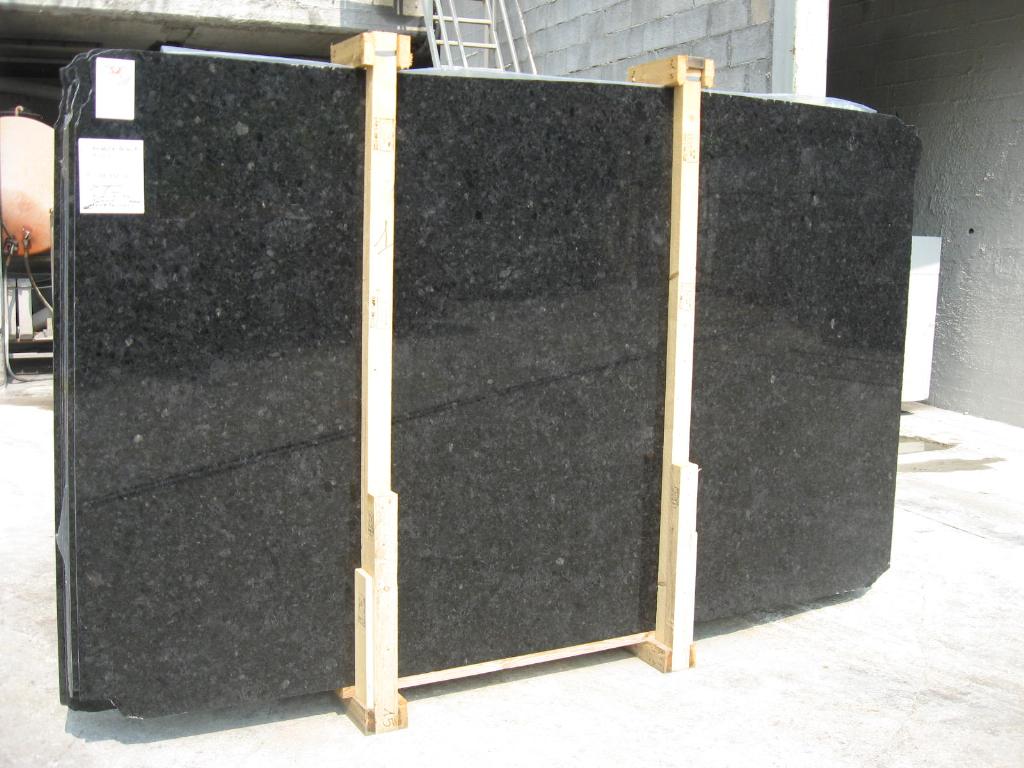 ANGOLA BLACK