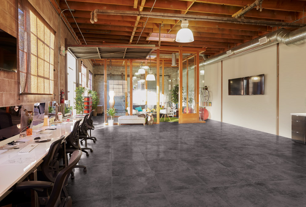 Onyx 60x60 wet.jpg