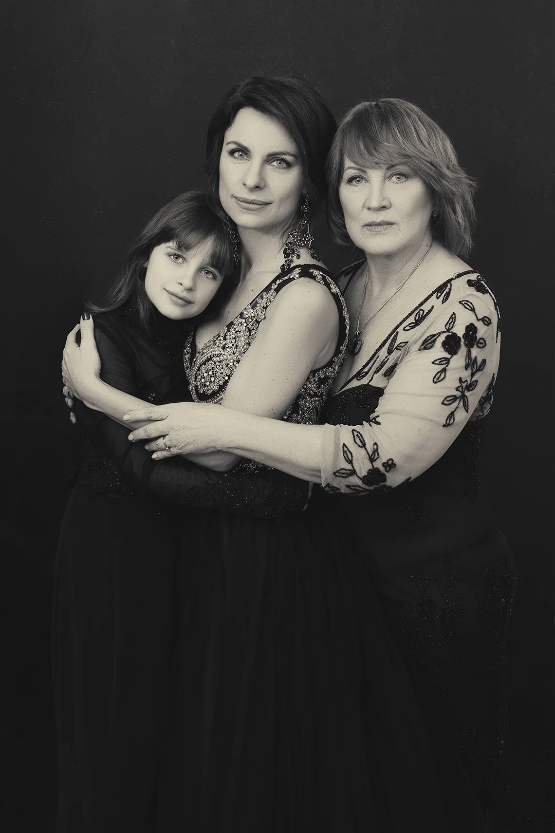 threegenerations_lenkajones_photographer_windsor.jpg