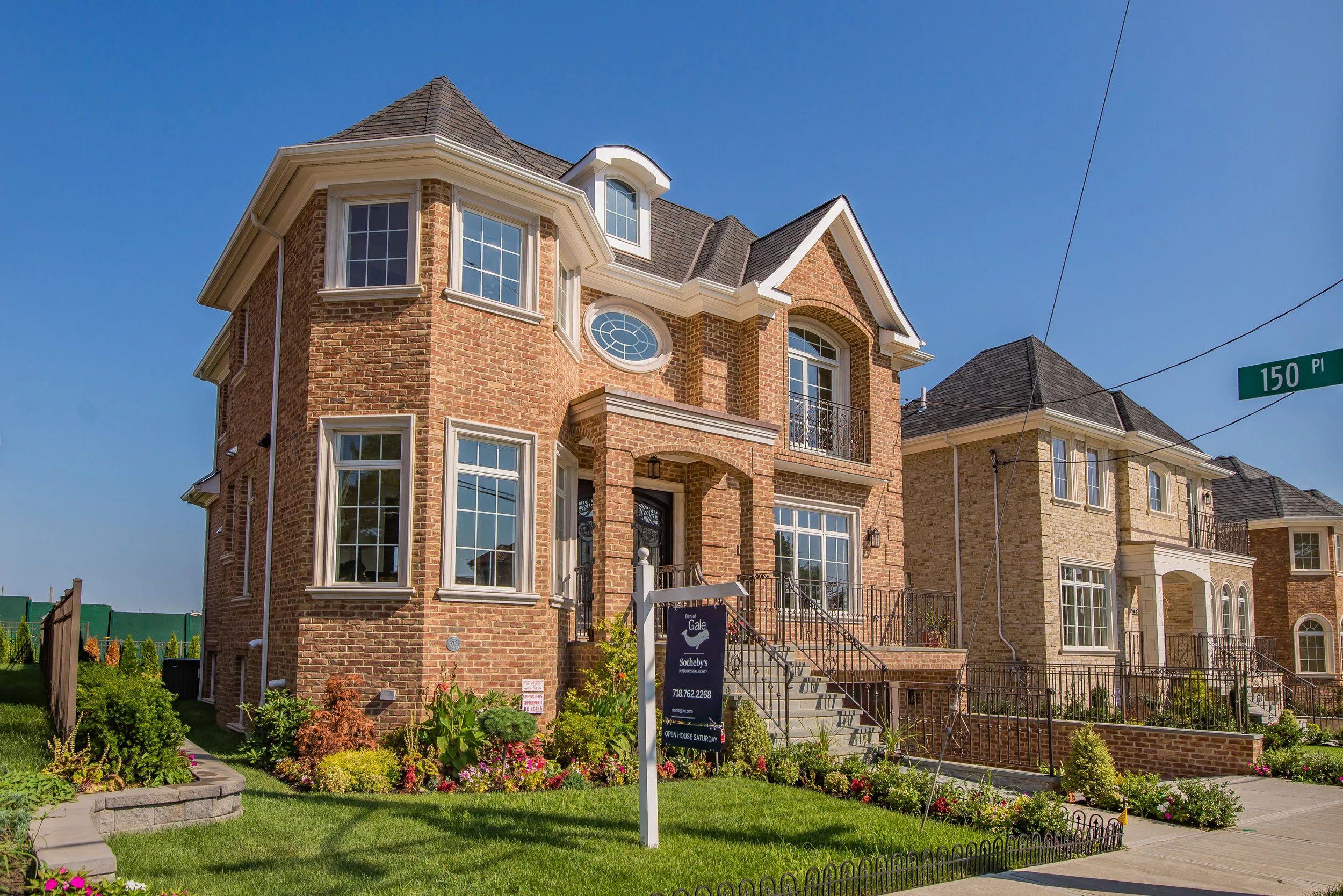 The Bridges at Whitestone, newly constructed homes for sale close to NYC.