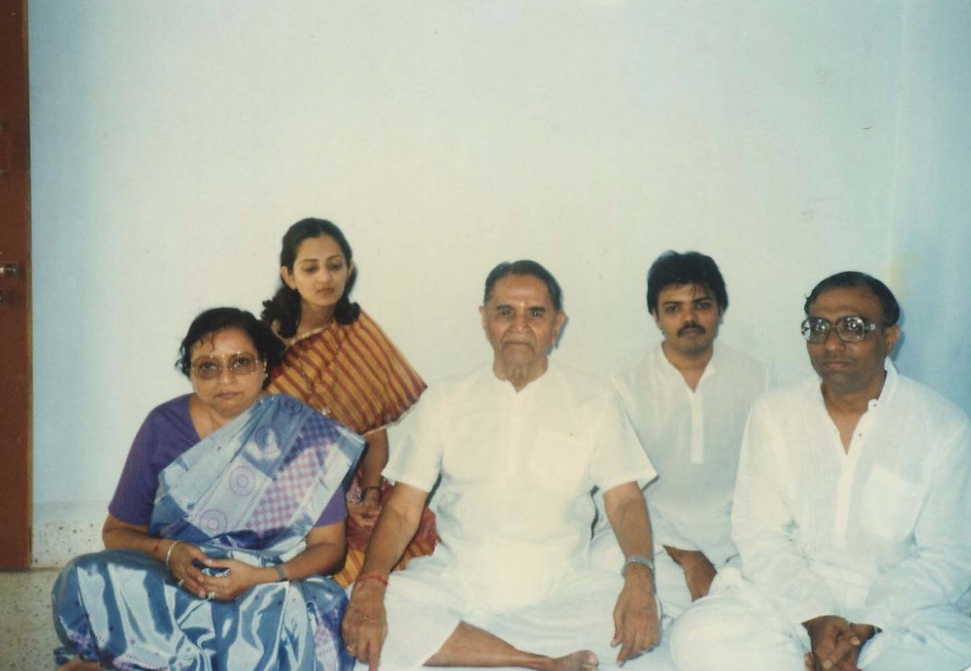 Bapuji with Bhaishree Gurumaa minalben vikrambhai.jpg