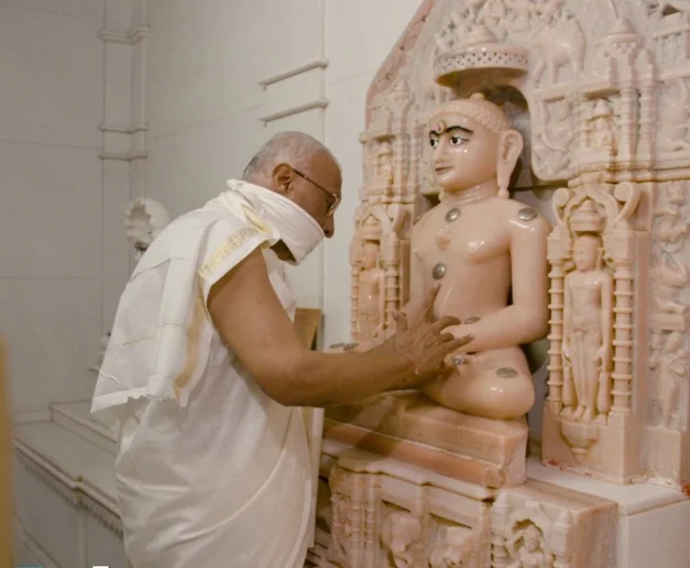 Bhaishree doing puja.jpg