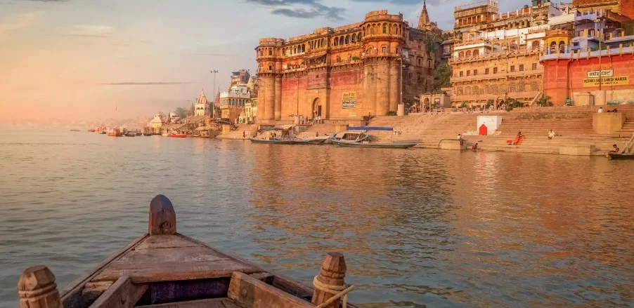 Varanasi boat.jpg