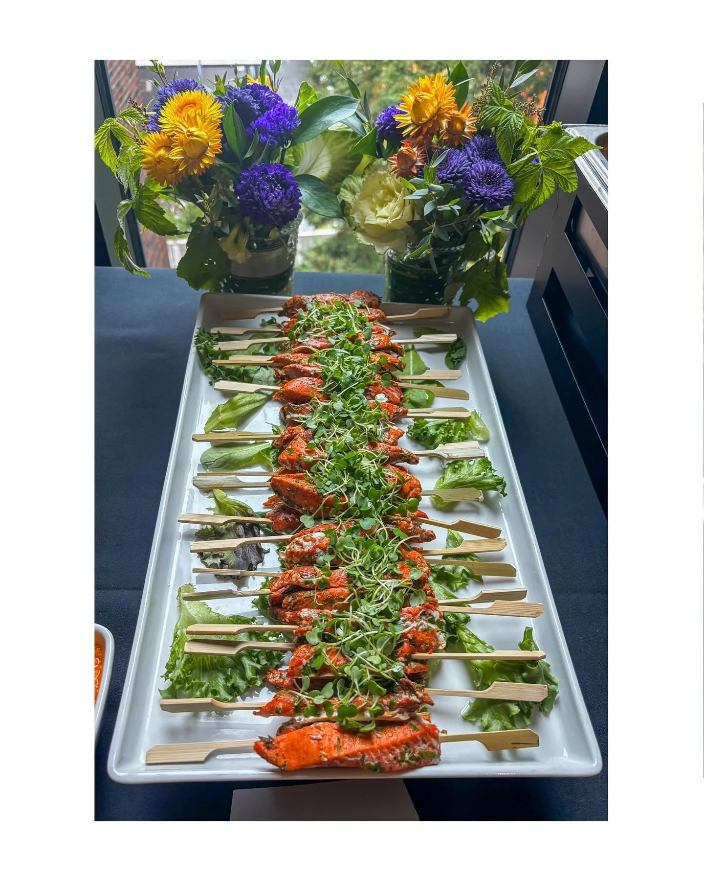 We love this midday autumn light in the beautiful buildings at University of Washington! A couple menu highlights from recent lunch:

Mediterranean Salmon Skewer- Seasoned with Thyme, Sesame and Sumac. Topped with House-Pickled Lemon Relish

✨Seasona