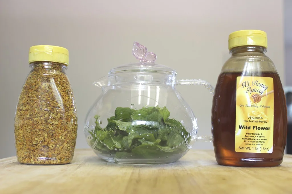 Bee Pollen Tea — A Heaping Spoonful