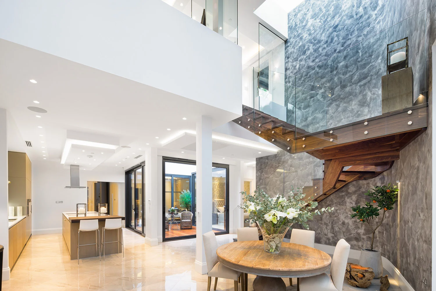 19 East Heath Road by Architectural Photographer Joas Souza