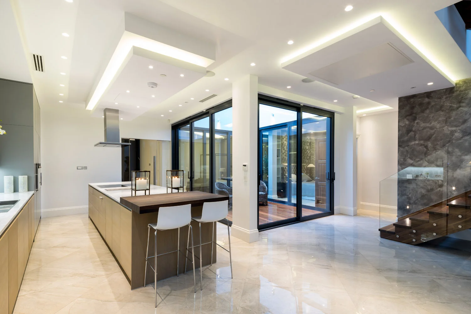 19 East Heath Road by Architectural Photographer Joas Souza
