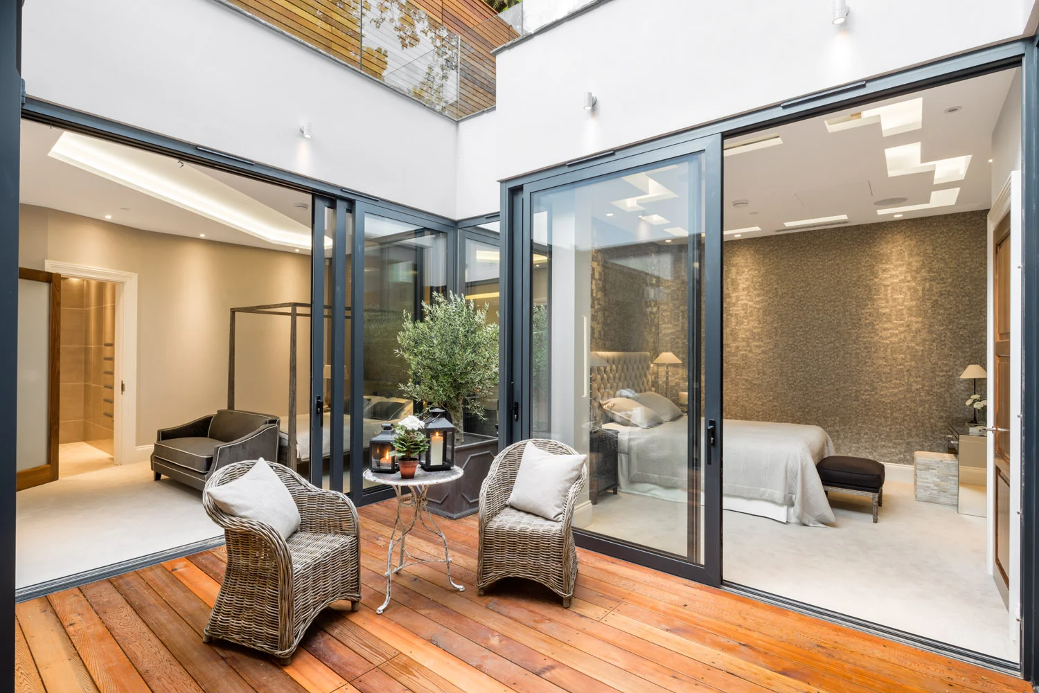 19 East Heath Road by Architectural Photographer Joas Souza