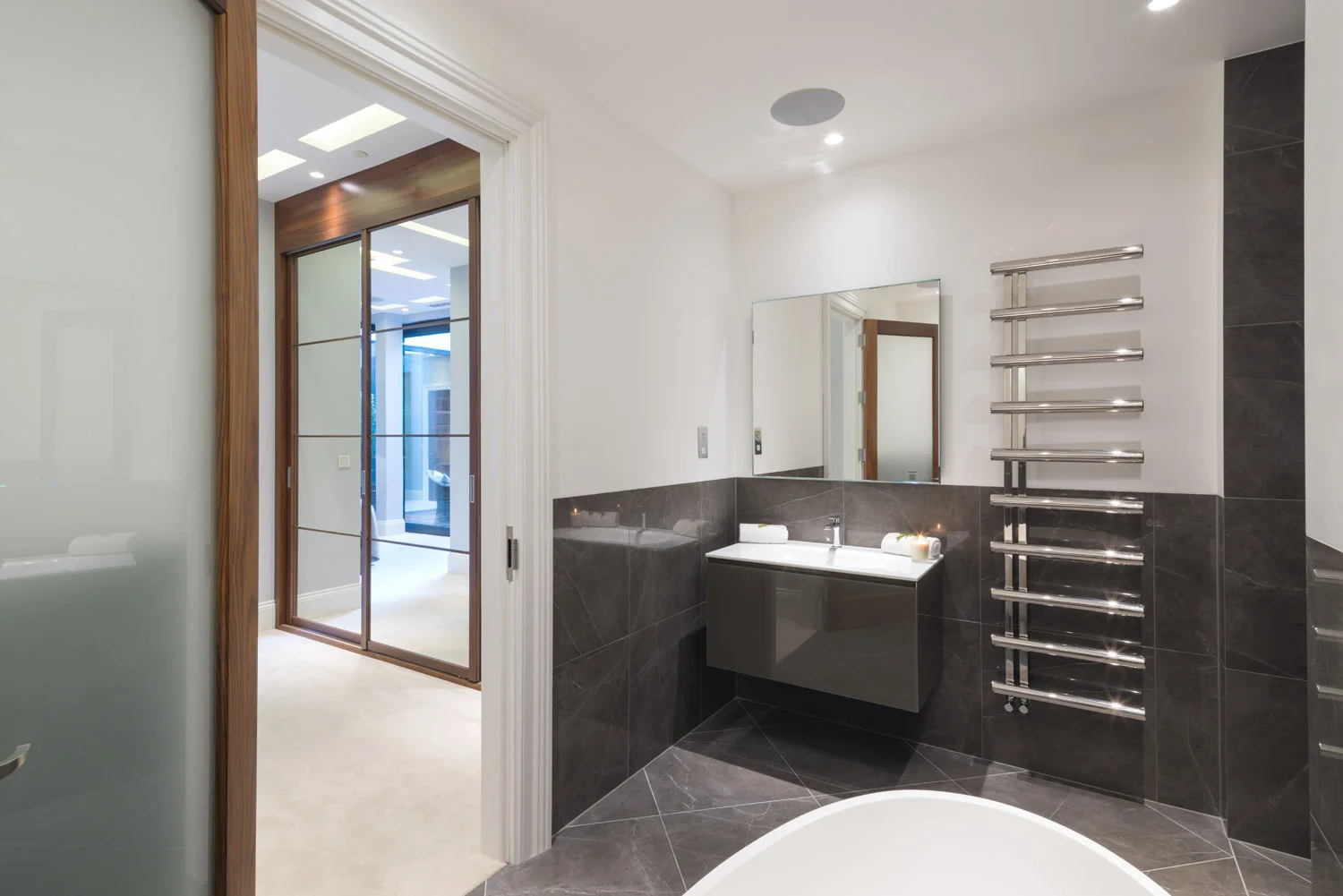 19 East Heath Road by Architectural Photographer Joas Souza