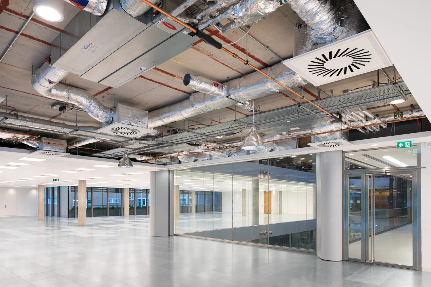 90 Whitfield Street by Joas Souza Photographer