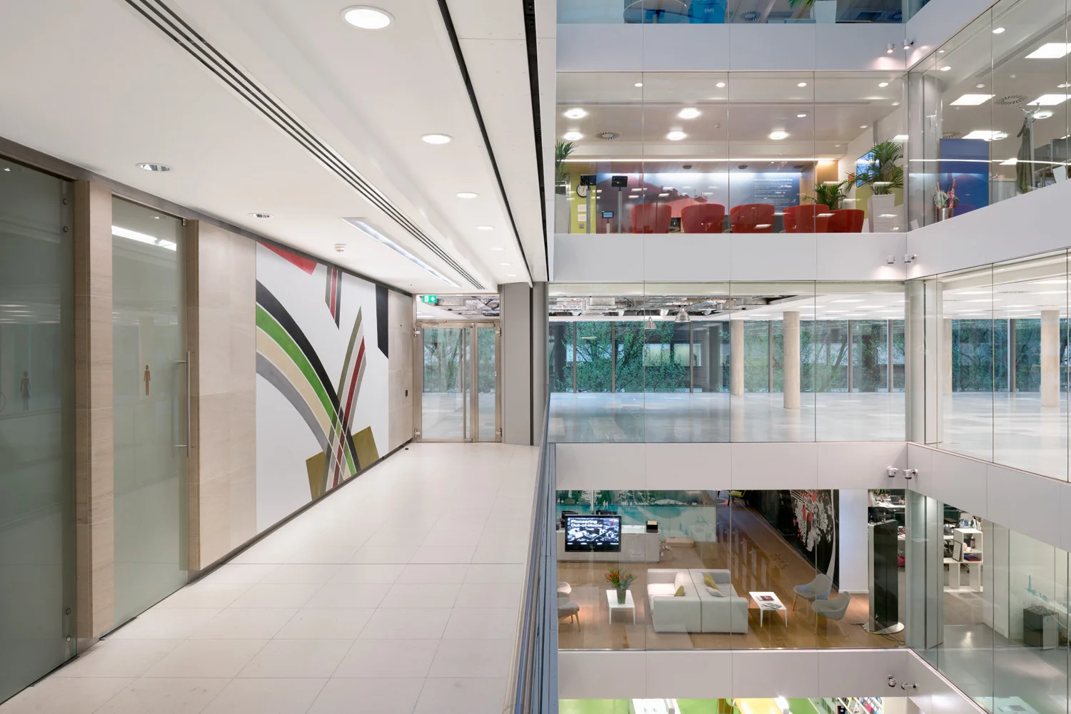90 Whitfield Street by Joas Souza Photographer