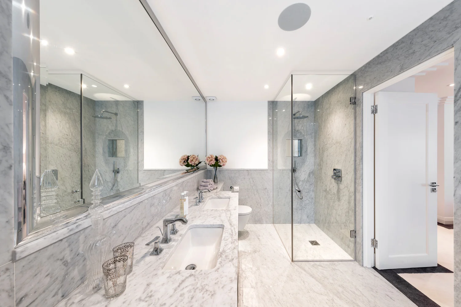 Old Manor Court, 40-42 Abbey Road, London NW8 0AR by Architectural Photographer Joas Souza
