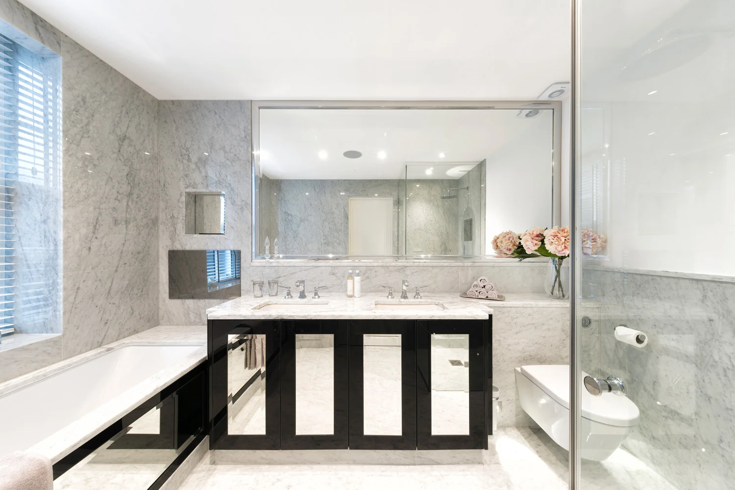 Old Manor Court, 40-42 Abbey Road, London NW8 0AR by Architectural Photographer Joas Souza