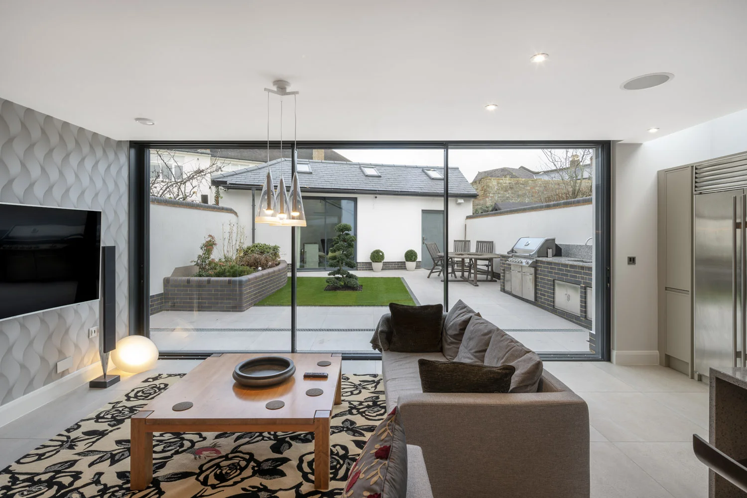Westbury Road, New Malden, Surrey, KT3 - Photo by Joas Souza