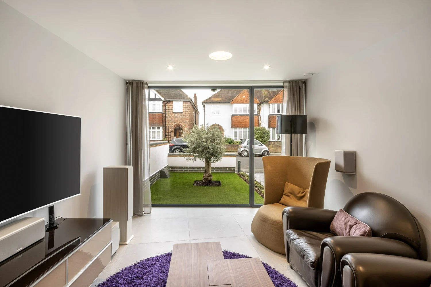 Westbury Road, New Malden, Surrey, KT3 - Photo by Joas Souza