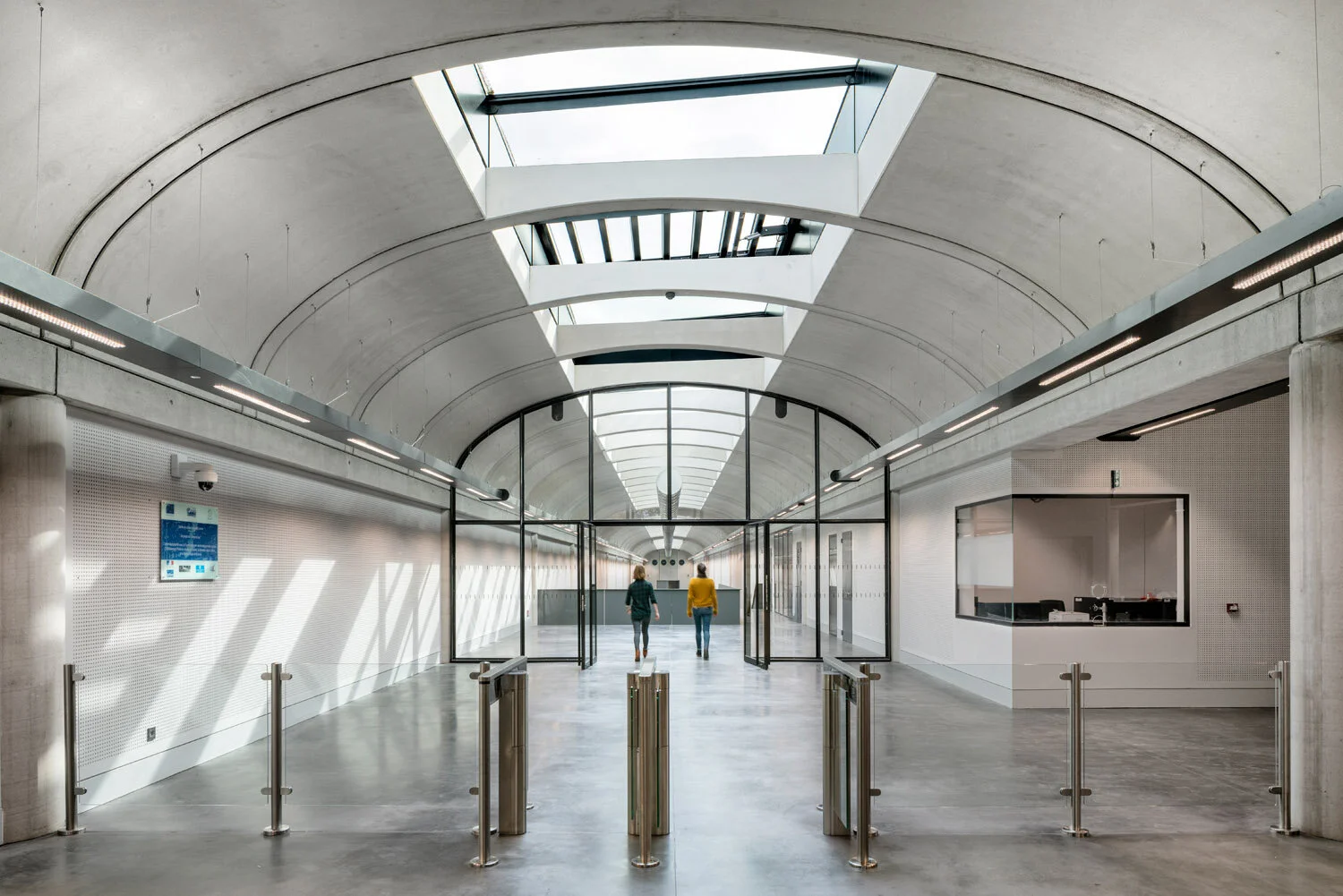 The Louvre Conservation Center photographs by Joas Souza Souza, comissioned by RSH-P and Musee du Louvre.The national collections held in the Louvre’s storage spaces are to be moved to new facilities in Liévin in northern France, in the immediate vicinity of the Louvre-Lens. The Louvre Conservation Center was created to protect the museum’s collections from the risk of centennial flooding and improve conditions for conservation and research.