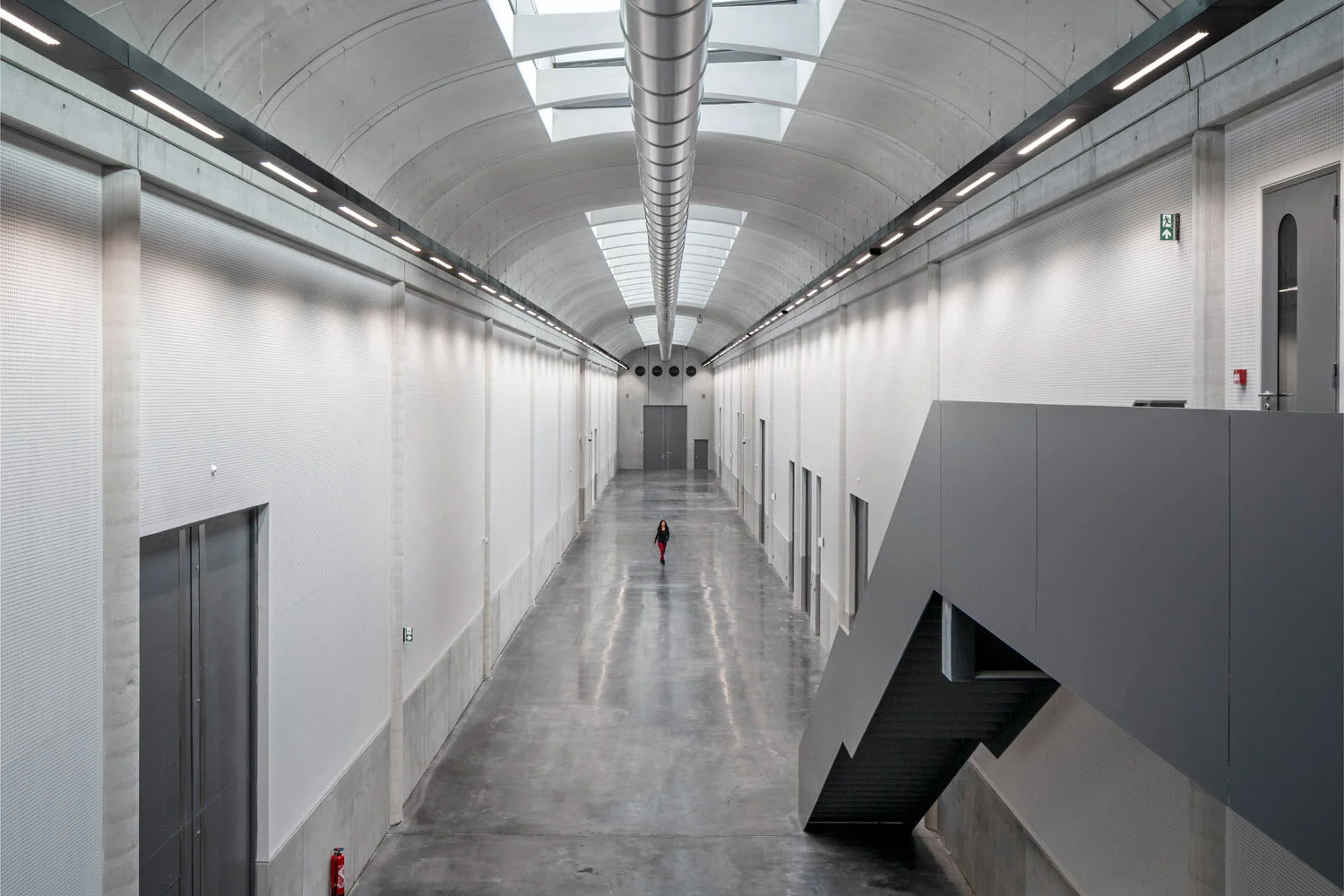The Louvre Conservation Center photographs by Joas Souza Souza, comissioned by RSH-P and Musee du Louvre.The national collections held in the Louvre’s storage spaces are to be moved to new facilities in Liévin in northern France, in the immediate vicinity of the Louvre-Lens. The Louvre Conservation Center was created to protect the museum’s collections from the risk of centennial flooding and improve conditions for conservation and research.