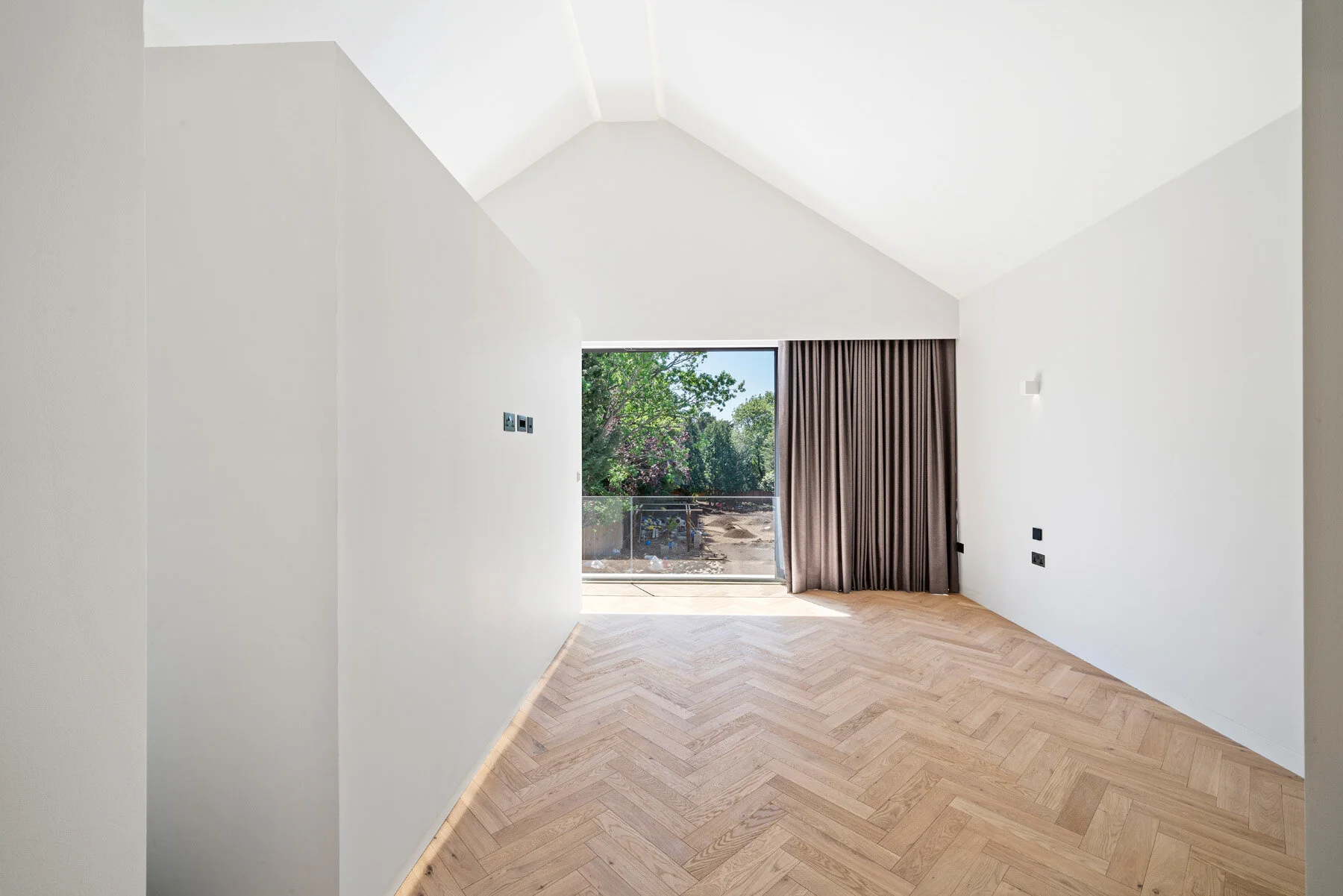  73 Uphill Road, Mill Hill, NW7 4PT, London. Client: WL Contractors. Photography by Joas Souza 