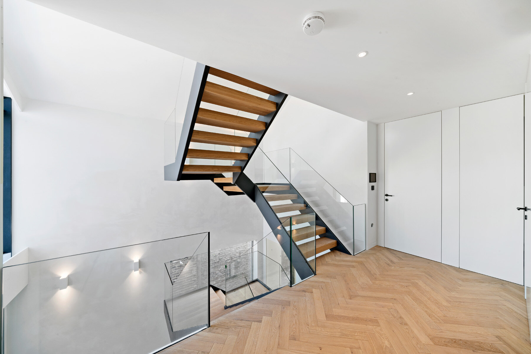  73 Uphill Road, Mill Hill, NW7 4PT, London. Client: WL Contractors. Photography by Joas Souza 