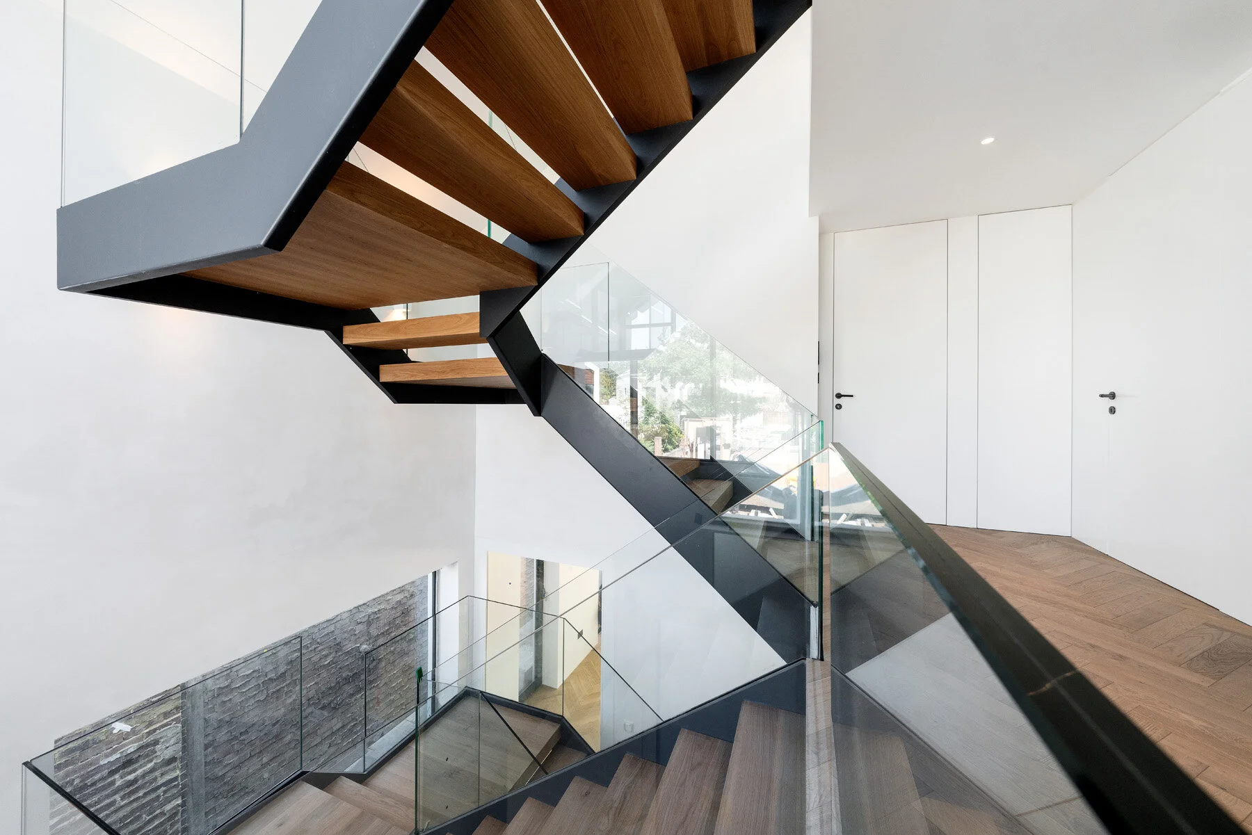  73 Uphill Road, Mill Hill, NW7 4PT, London. Client: WL Contractors. Photography by Joas Souza 