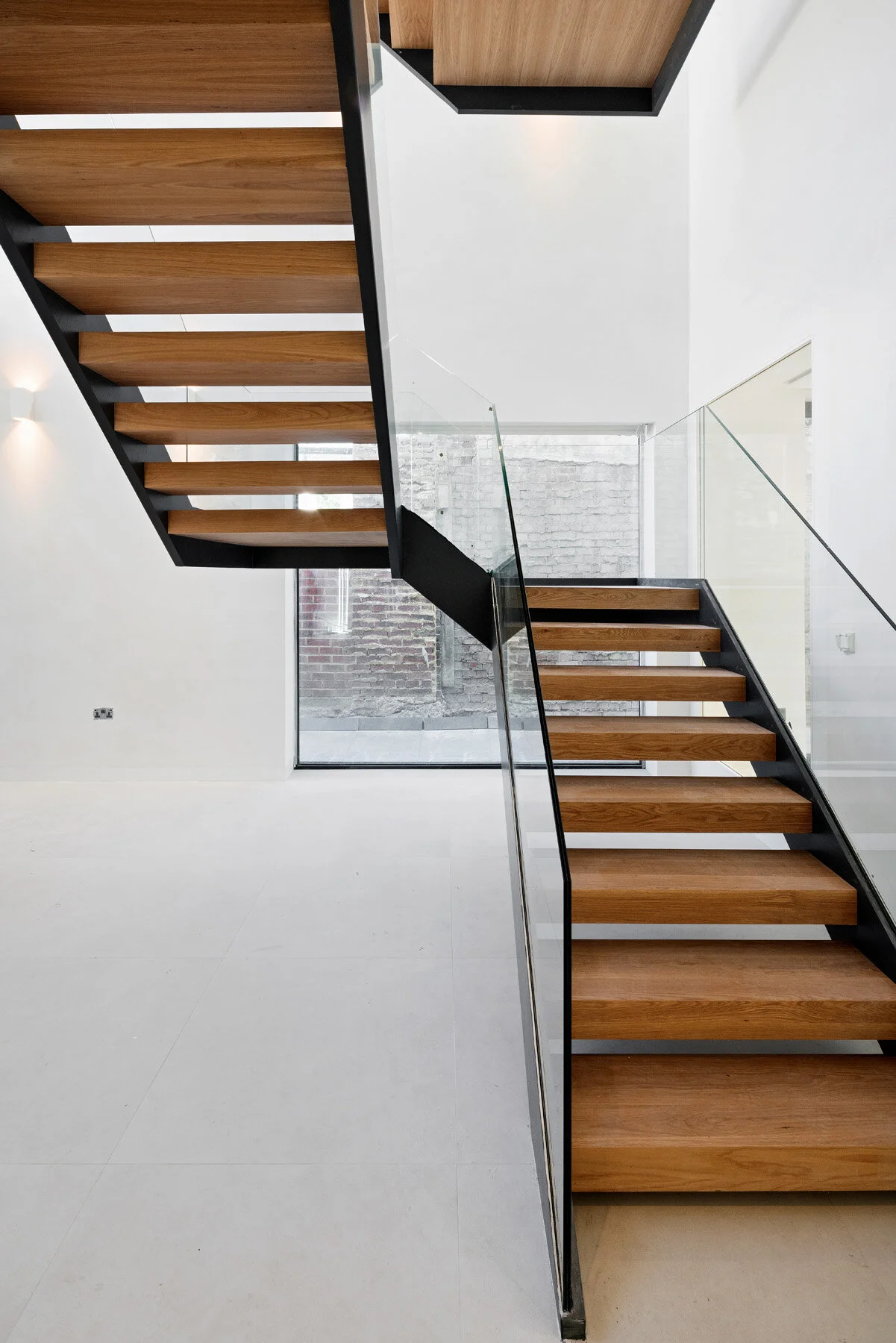  73 Uphill Road, Mill Hill, NW7 4PT, London. Client: WL Contractors. Photography by Joas Souza 