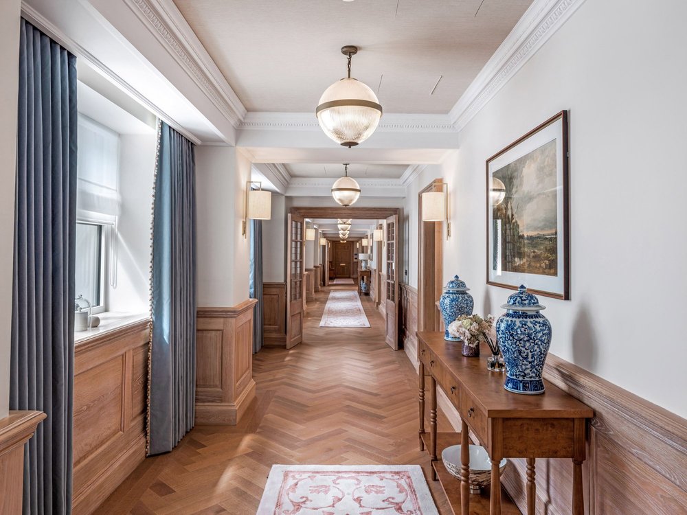 Gracing the banks of the River Thames in the heart of historic Westminster, 9 Millbank is a landmark residential address that captures the essence of British luxury and style.