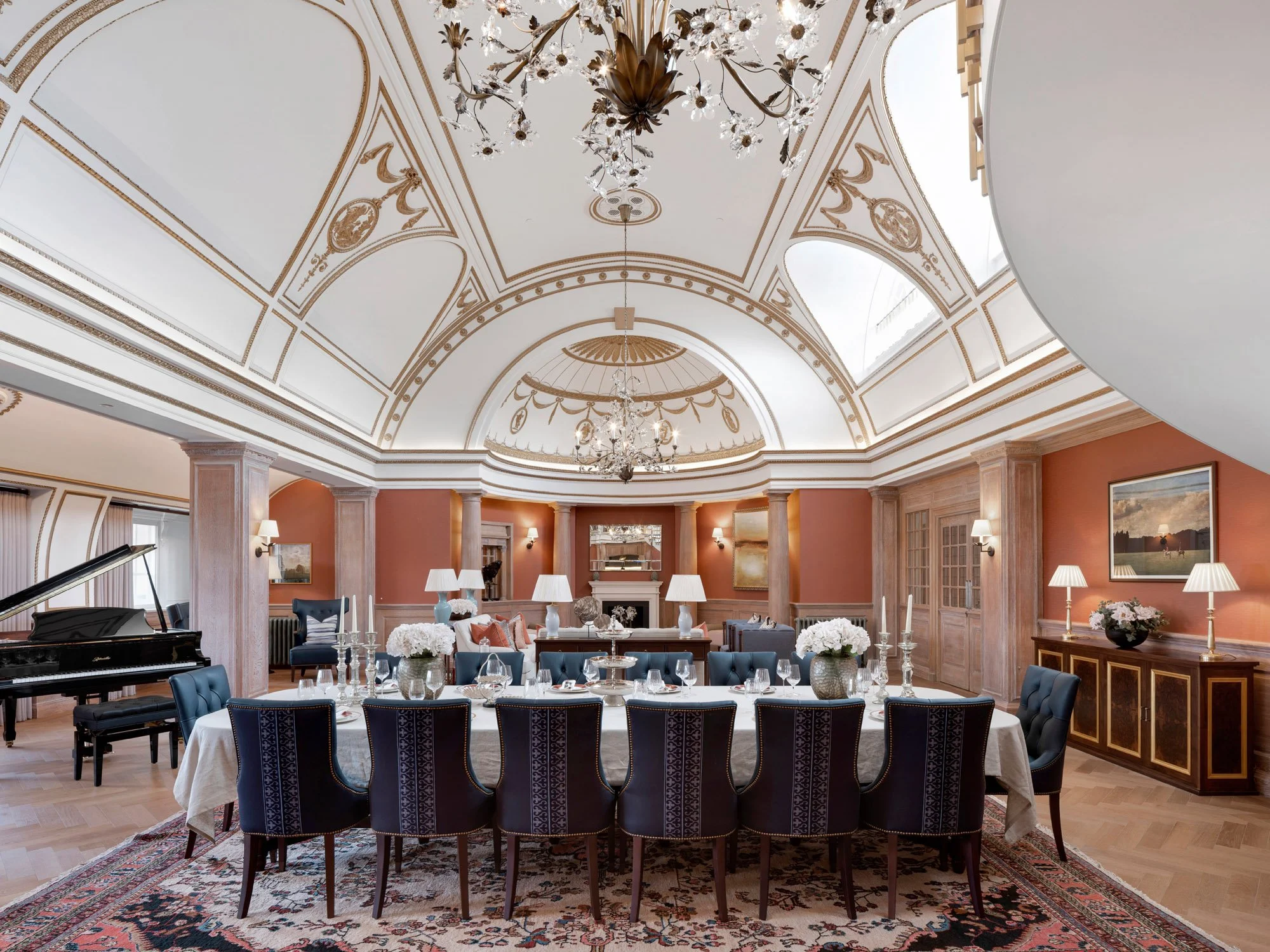  Gracing the banks of the River Thames in the heart of historic Westminster, 9 Millbank is a landmark residential address that captures the essence of British luxury and style. 
