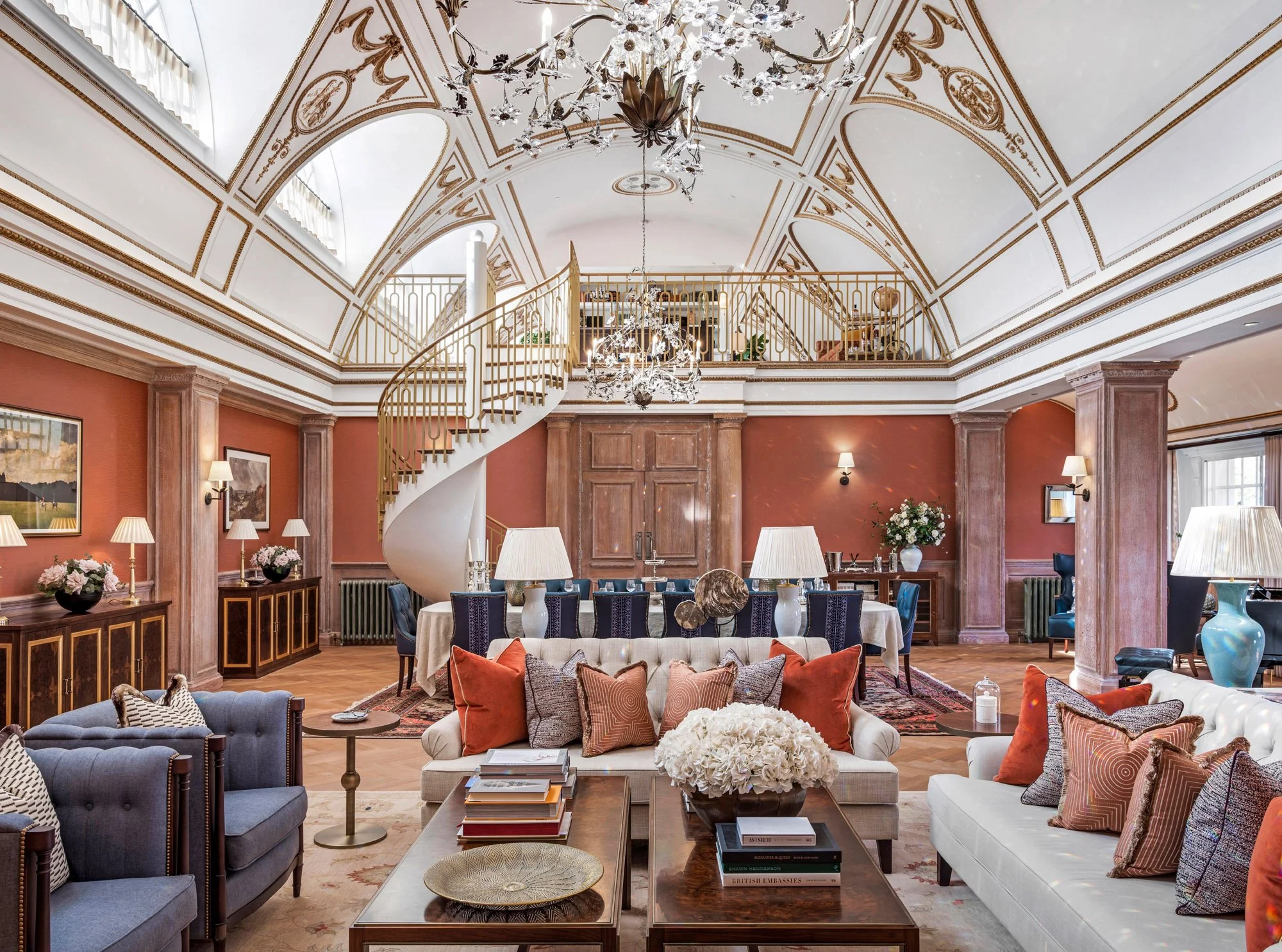 Gracing the banks of the River Thames in the heart of historic Westminster, 9 Millbank is a landmark residential address that captures the essence of British luxury and style. 