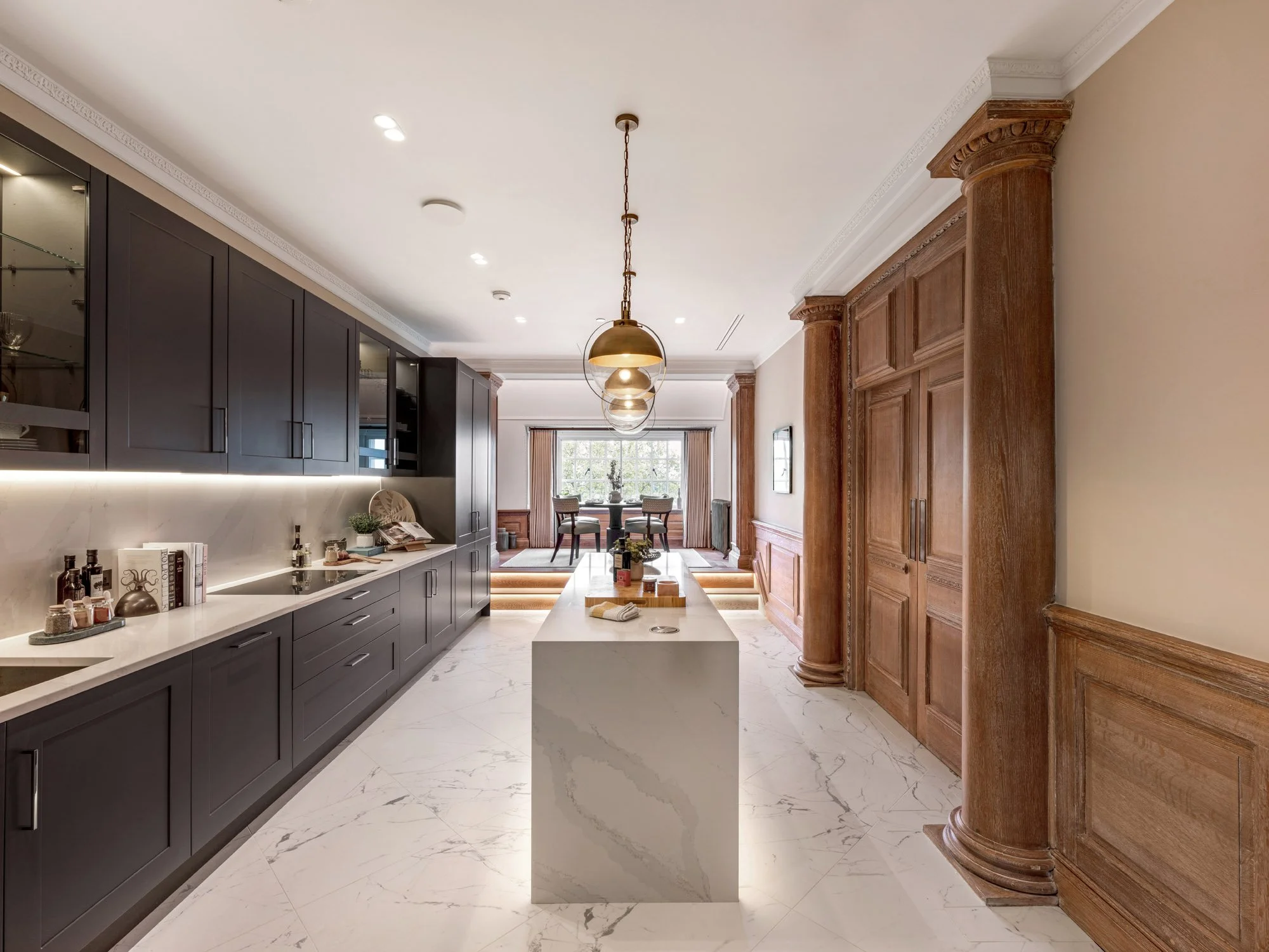  Gracing the banks of the River Thames in the heart of historic Westminster, 9 Millbank is a landmark residential address that captures the essence of British luxury and style. 