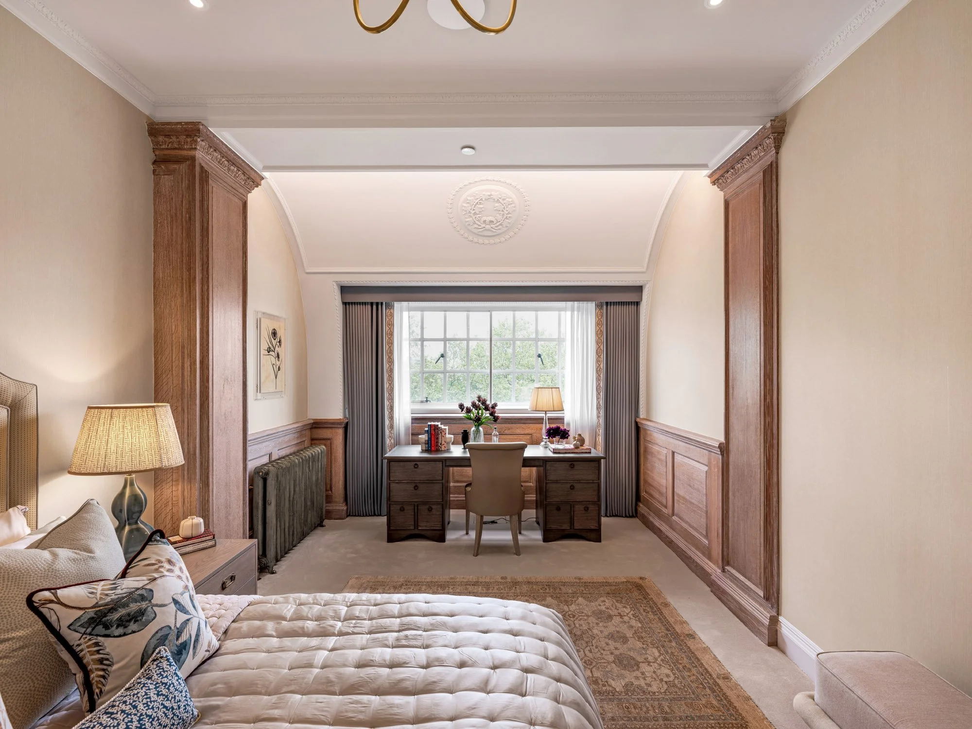  Gracing the banks of the River Thames in the heart of historic Westminster, 9 Millbank is a landmark residential address that captures the essence of British luxury and style. 
