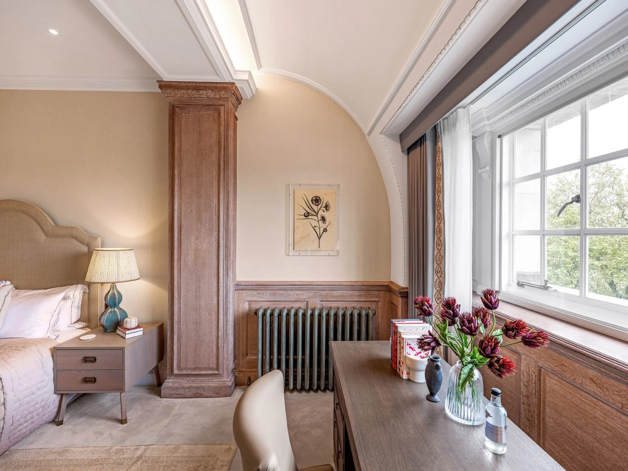  Gracing the banks of the River Thames in the heart of historic Westminster, 9 Millbank is a landmark residential address that captures the essence of British luxury and style. 