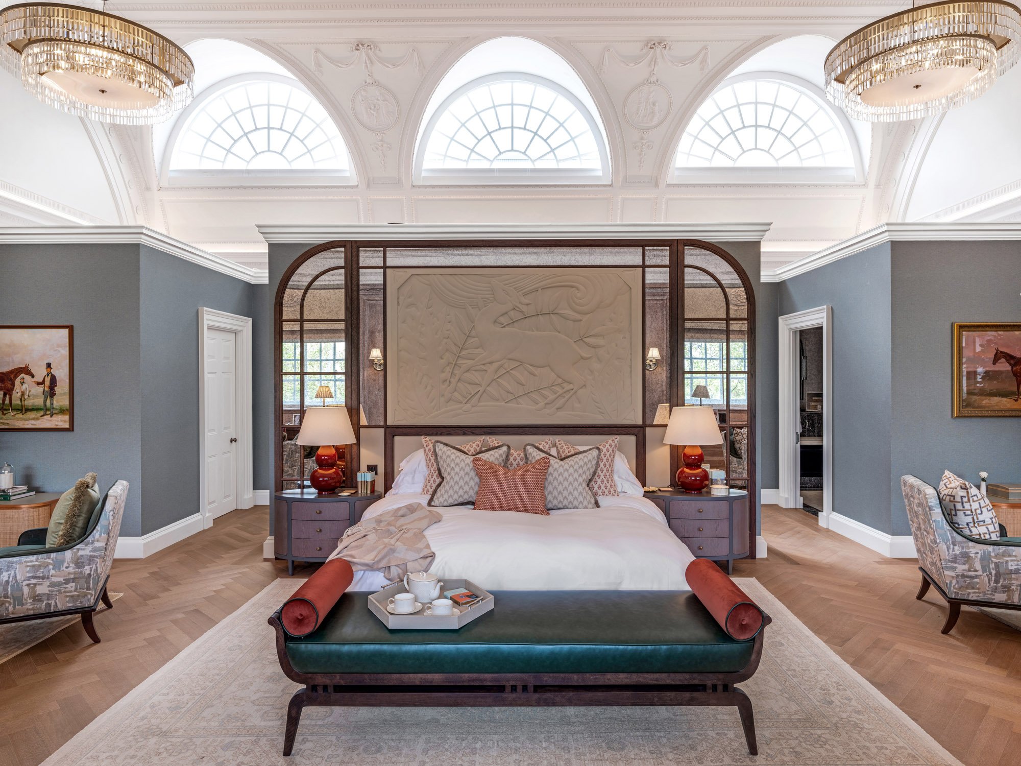  Gracing the banks of the River Thames in the heart of historic Westminster, 9 Millbank is a landmark residential address that captures the essence of British luxury and style. 