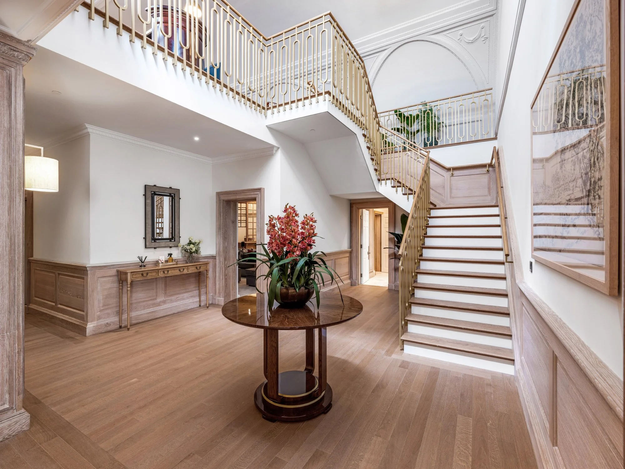  Gracing the banks of the River Thames in the heart of historic Westminster, 9 Millbank is a landmark residential address that captures the essence of British luxury and style. 