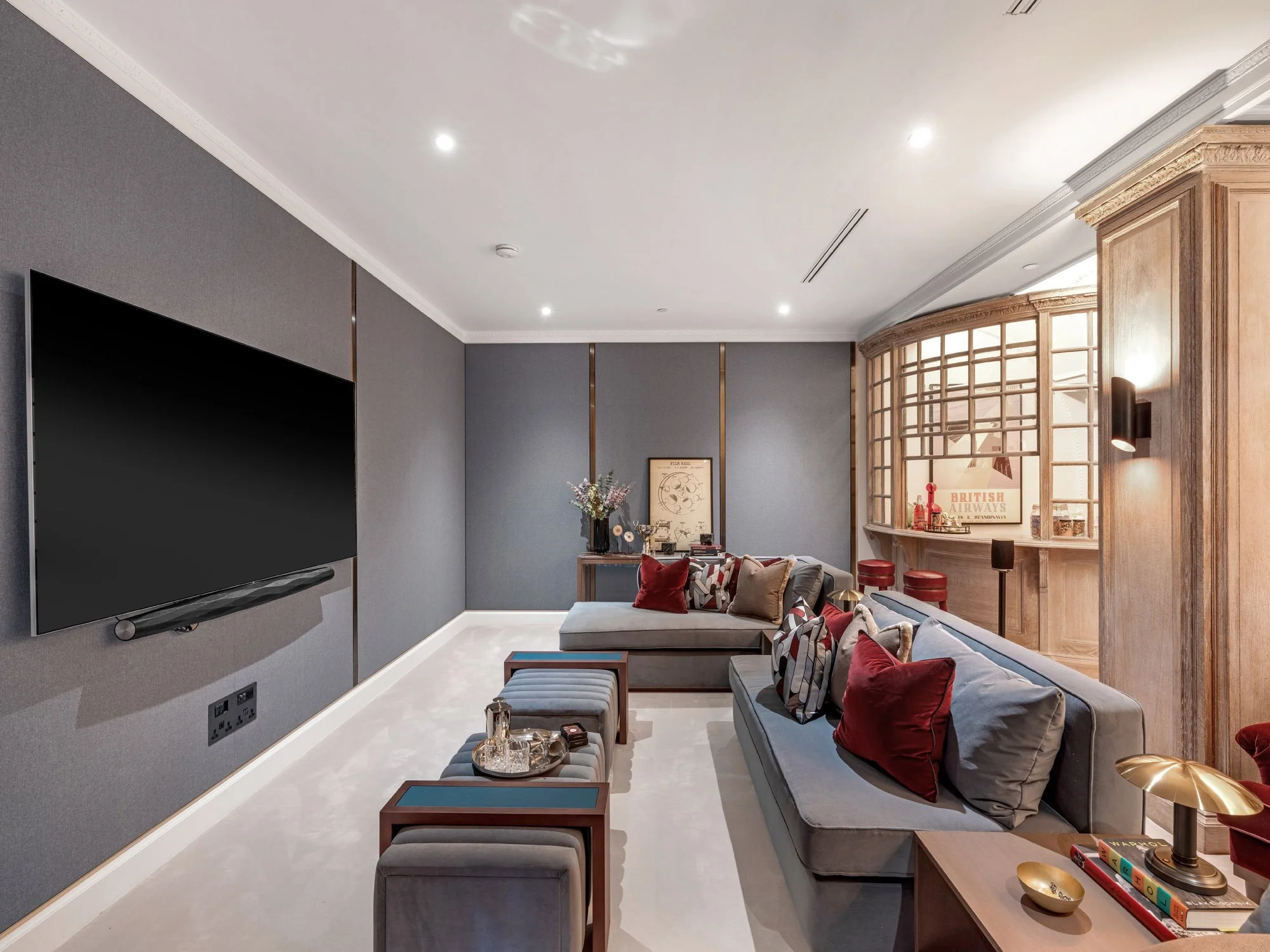  Gracing the banks of the River Thames in the heart of historic Westminster, 9 Millbank is a landmark residential address that captures the essence of British luxury and style. 