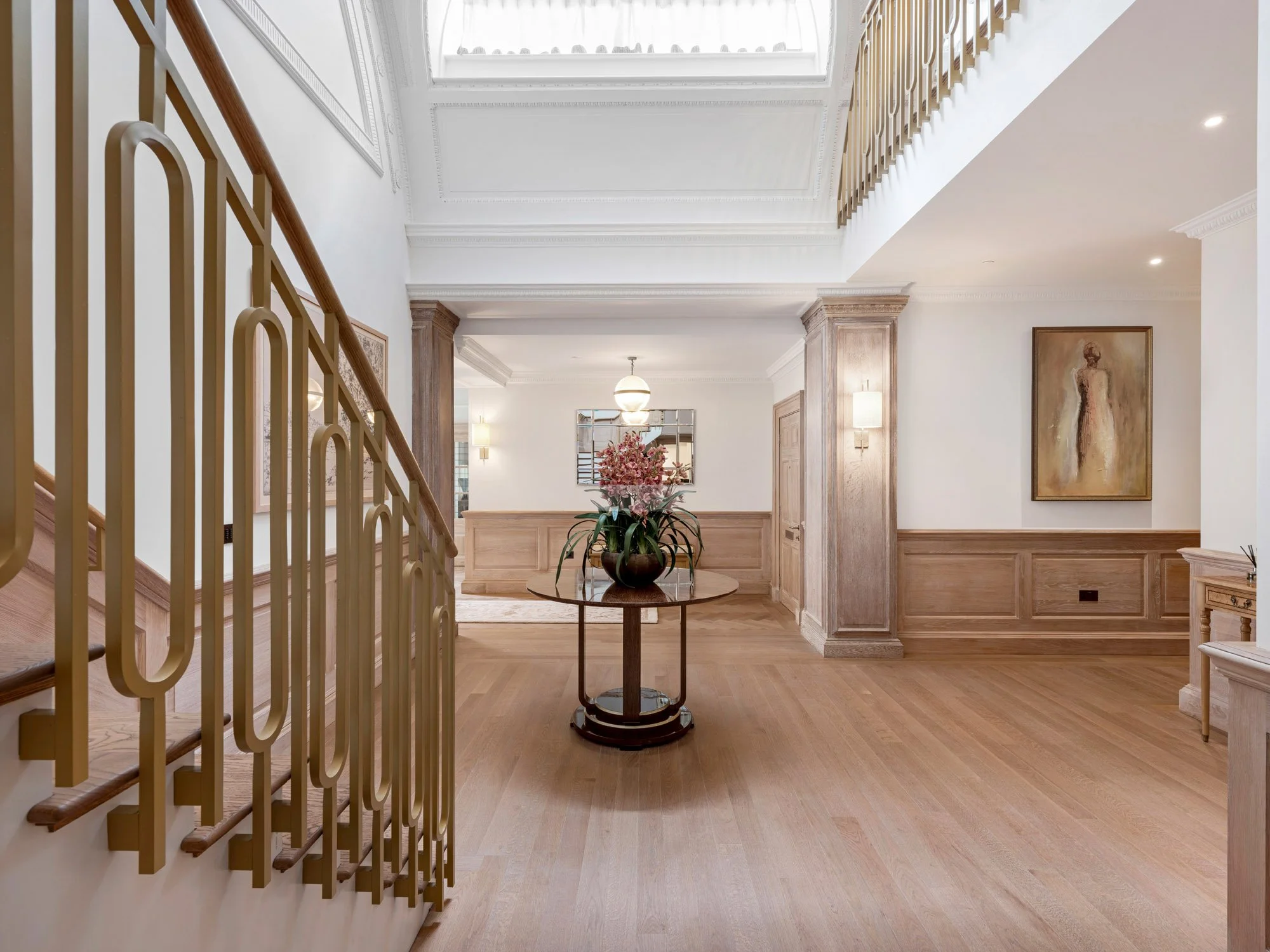  Gracing the banks of the River Thames in the heart of historic Westminster, 9 Millbank is a landmark residential address that captures the essence of British luxury and style. 