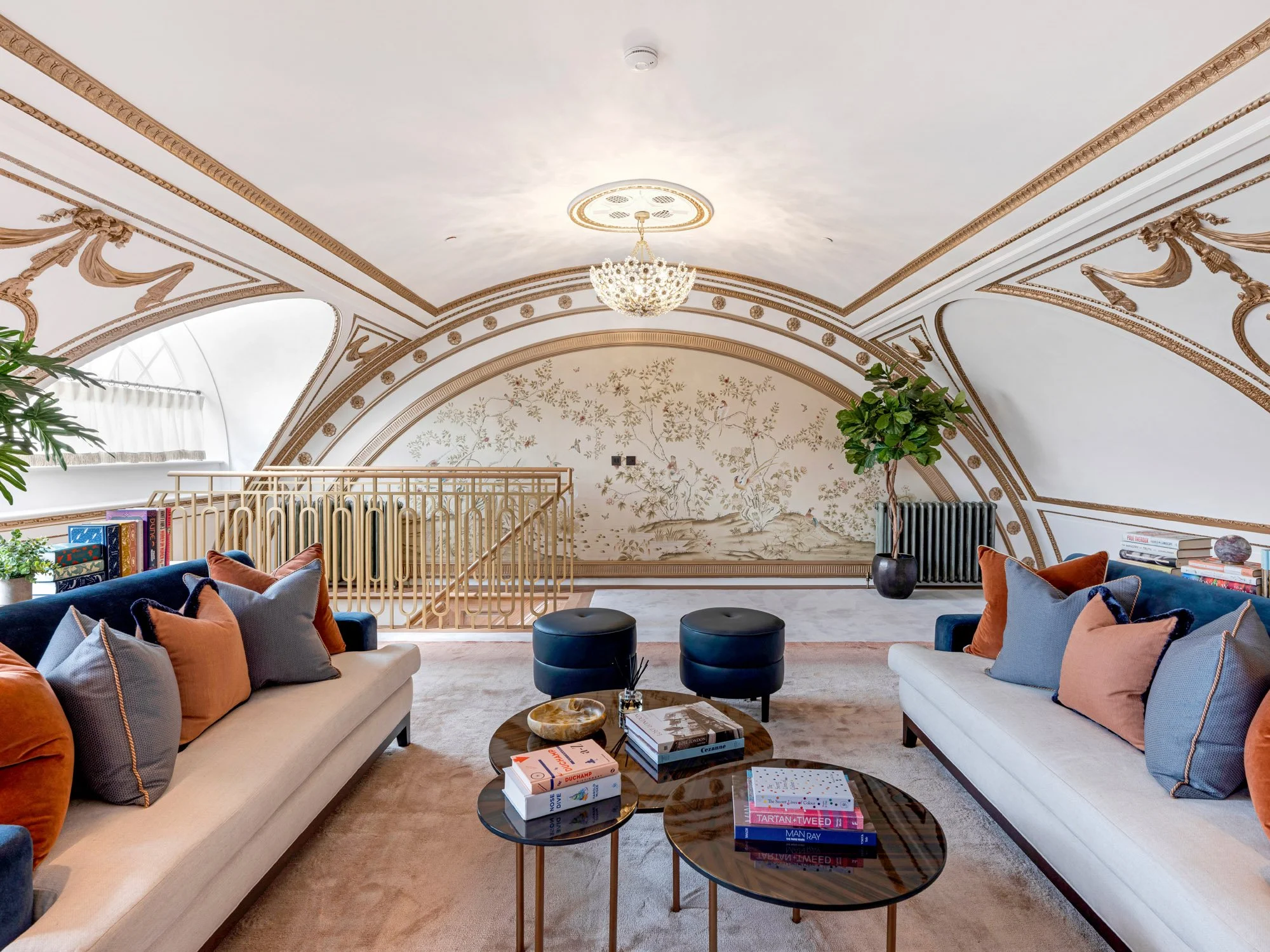  Gracing the banks of the River Thames in the heart of historic Westminster, 9 Millbank is a landmark residential address that captures the essence of British luxury and style. 
