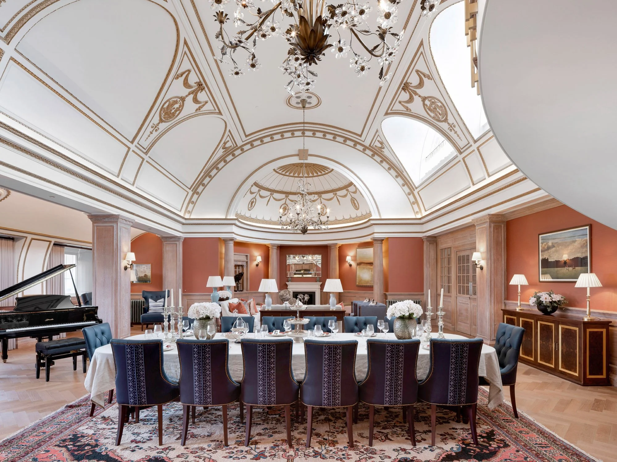  Gracing the banks of the River Thames in the heart of historic Westminster, 9 Millbank is a landmark residential address that captures the essence of British luxury and style. 