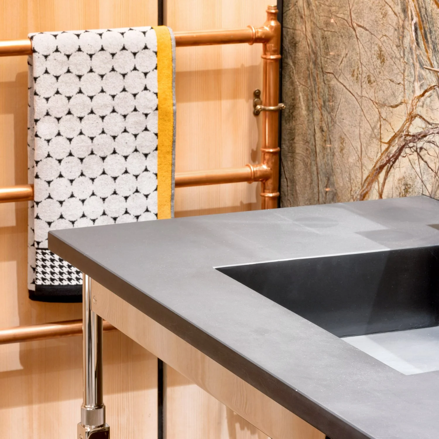  Explore Eglon House, a luxury modernist home in Primrose Hill, London. Inspired by the Maison de Verre, this architectural masterpiece was once the home of Tim Burton. Discover its industrial design, rich history, and ties to celebrity culture. 
